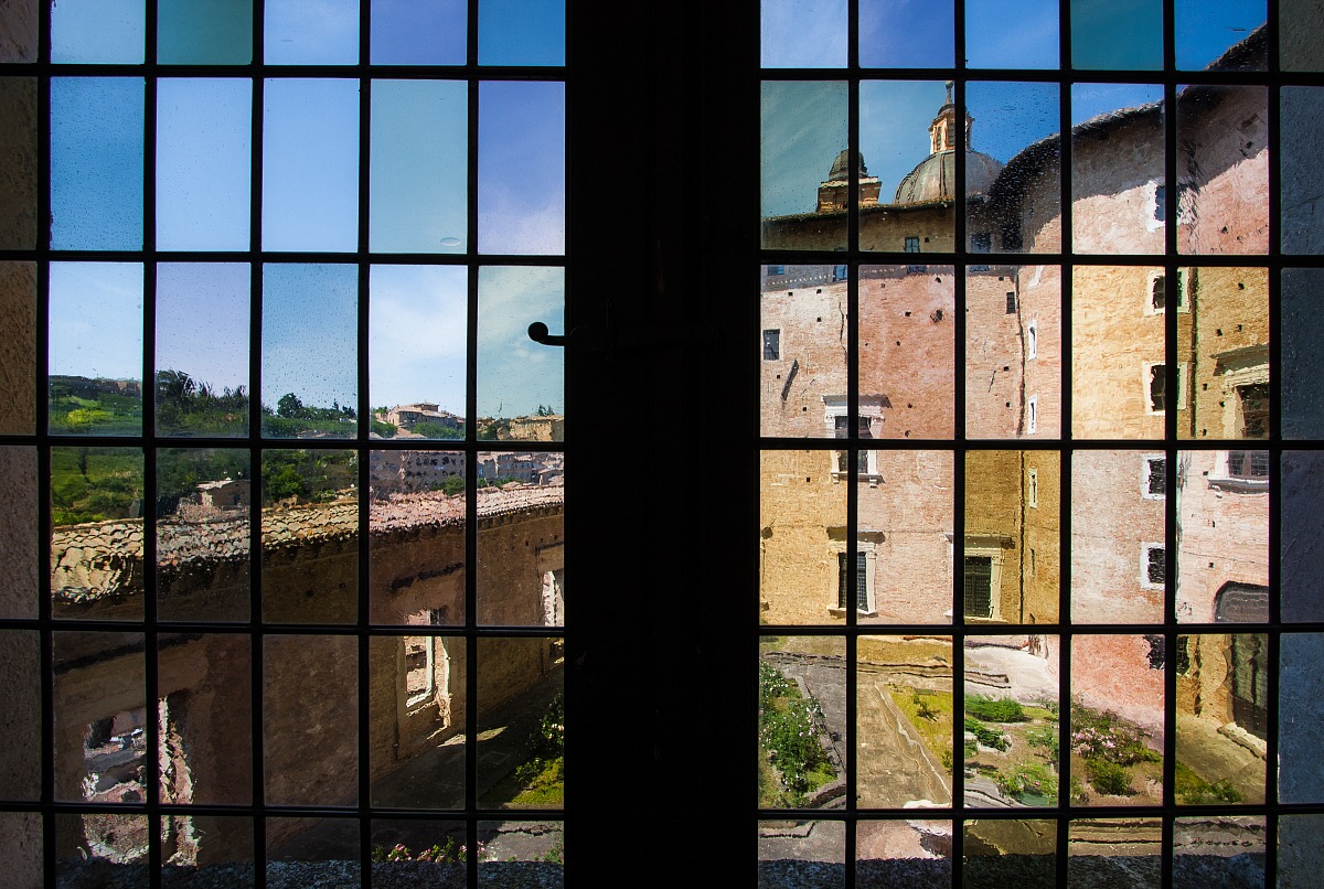 Urbino ... la finestra del Duca