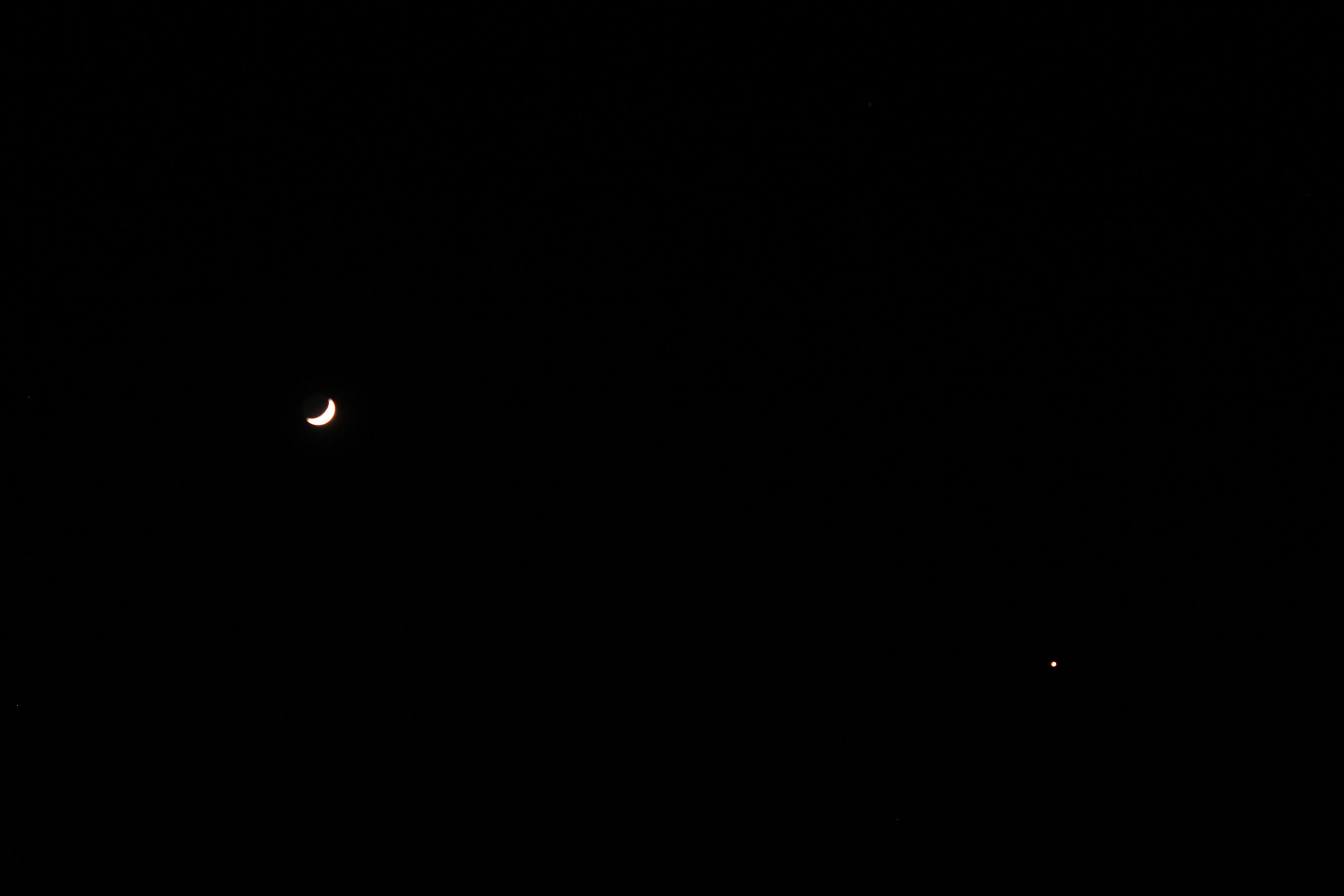 Cielo stellato e Luna nascente a Ferrara