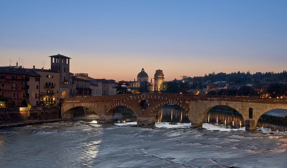 blue hour at Stone Bridge-Verona