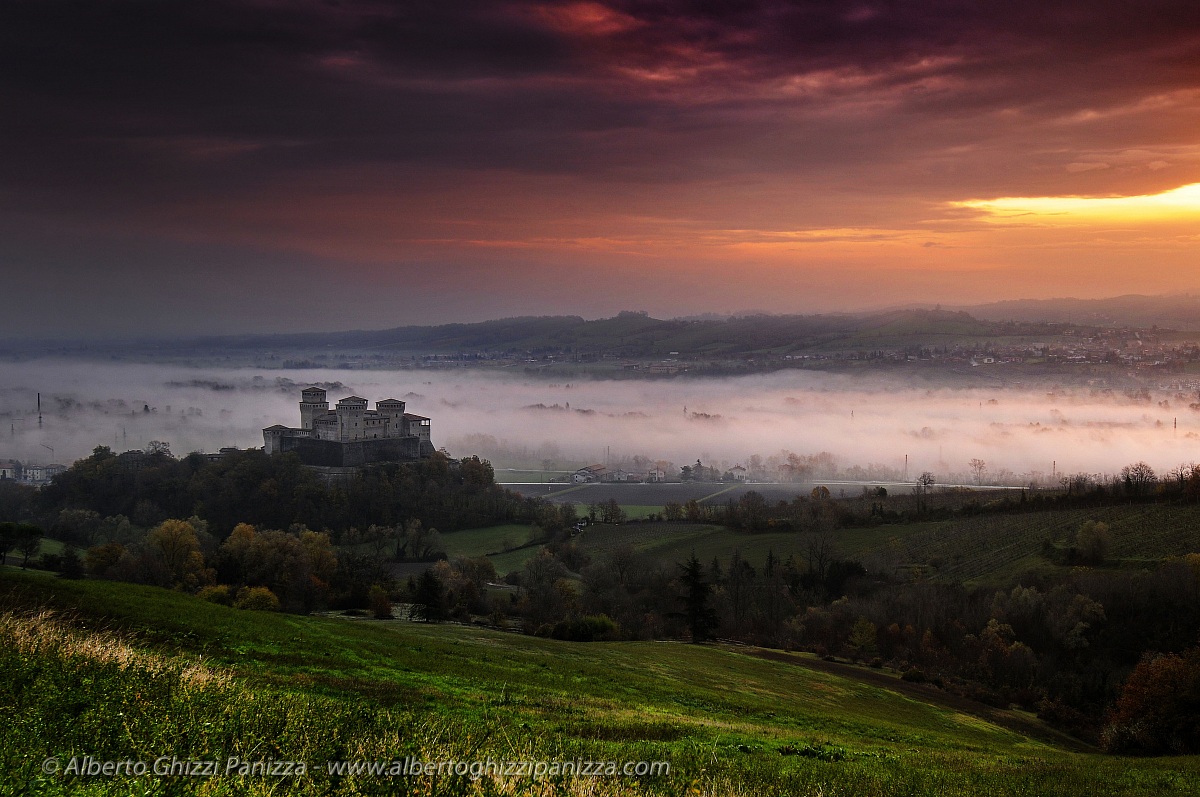 Sunrise and mist in Torrechiara