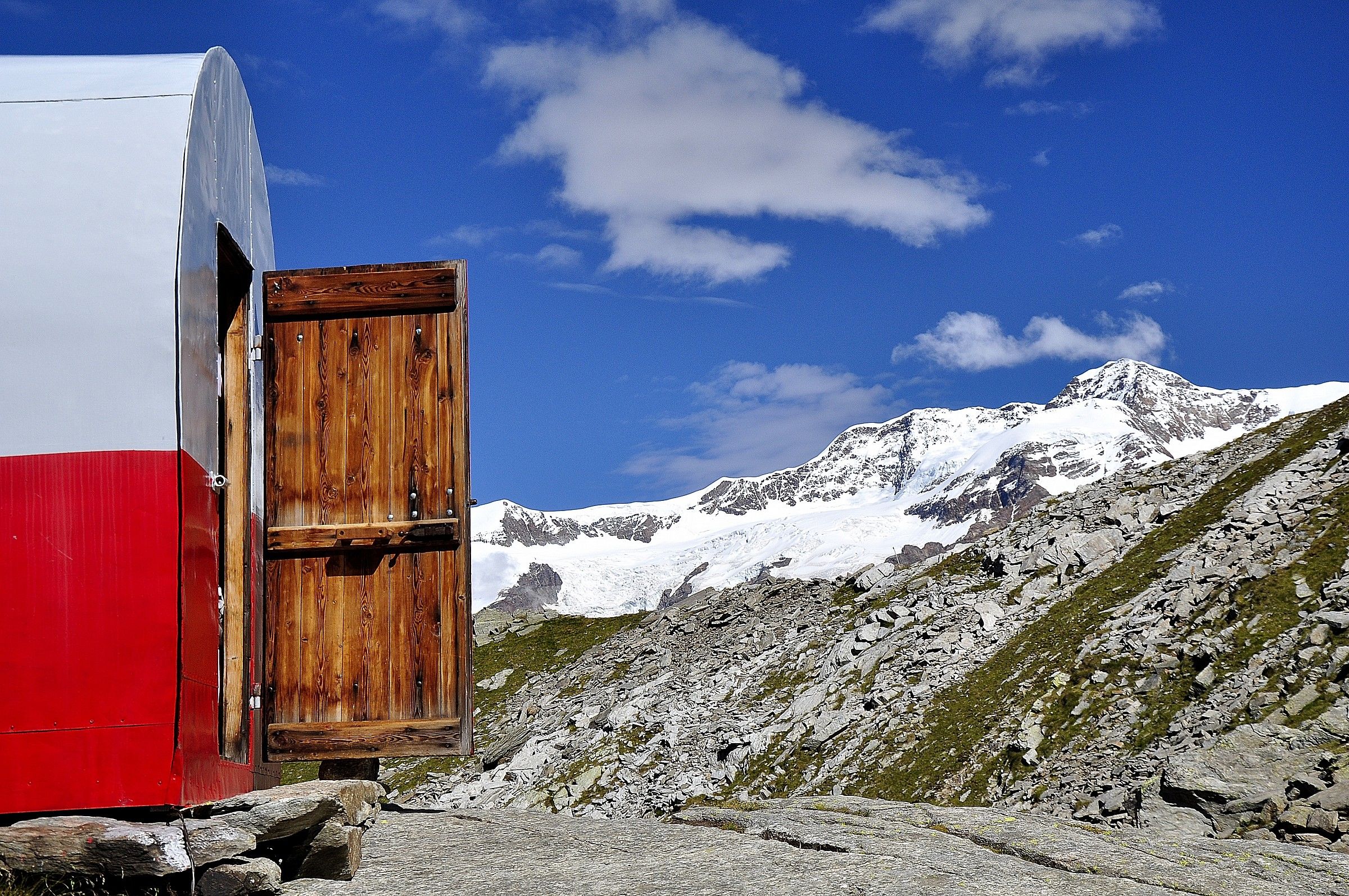 una porta aperta sul Monte Rosa