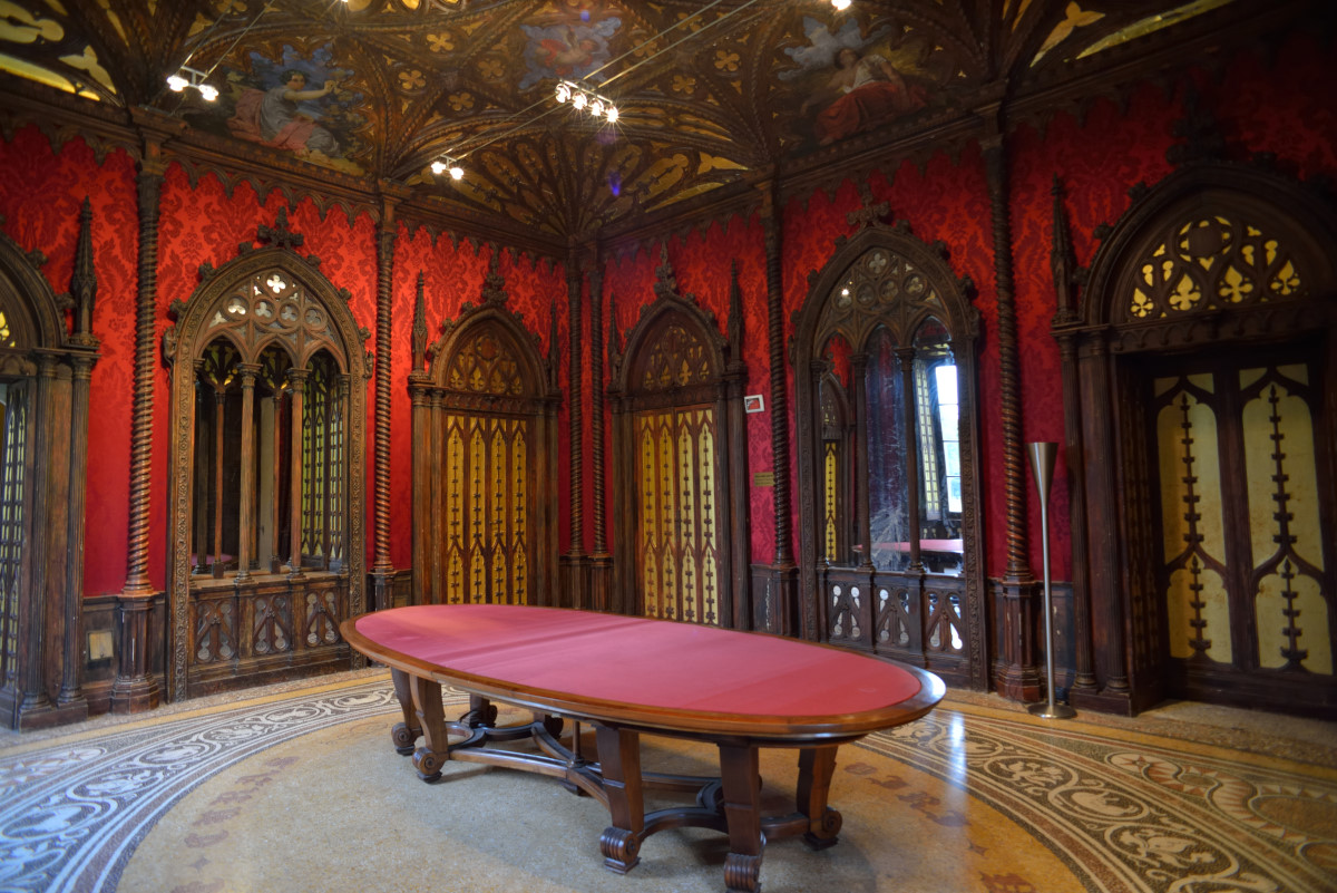 Desio - Villa Tittoni Traversi - Hall Neo-Gothic