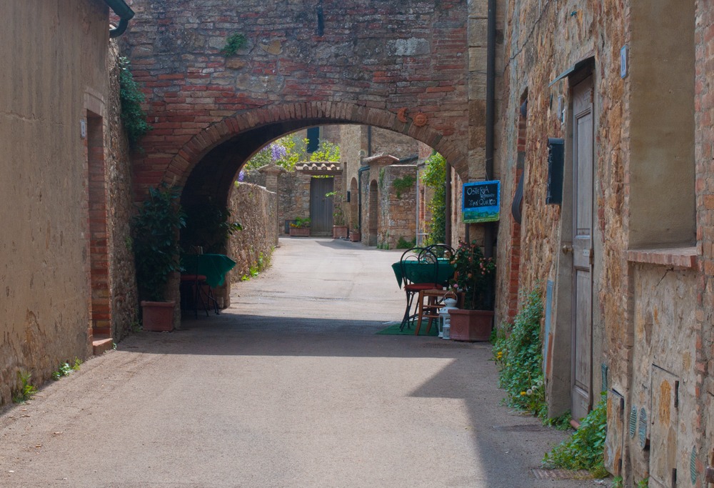 Via a San Quirico d'Orcia