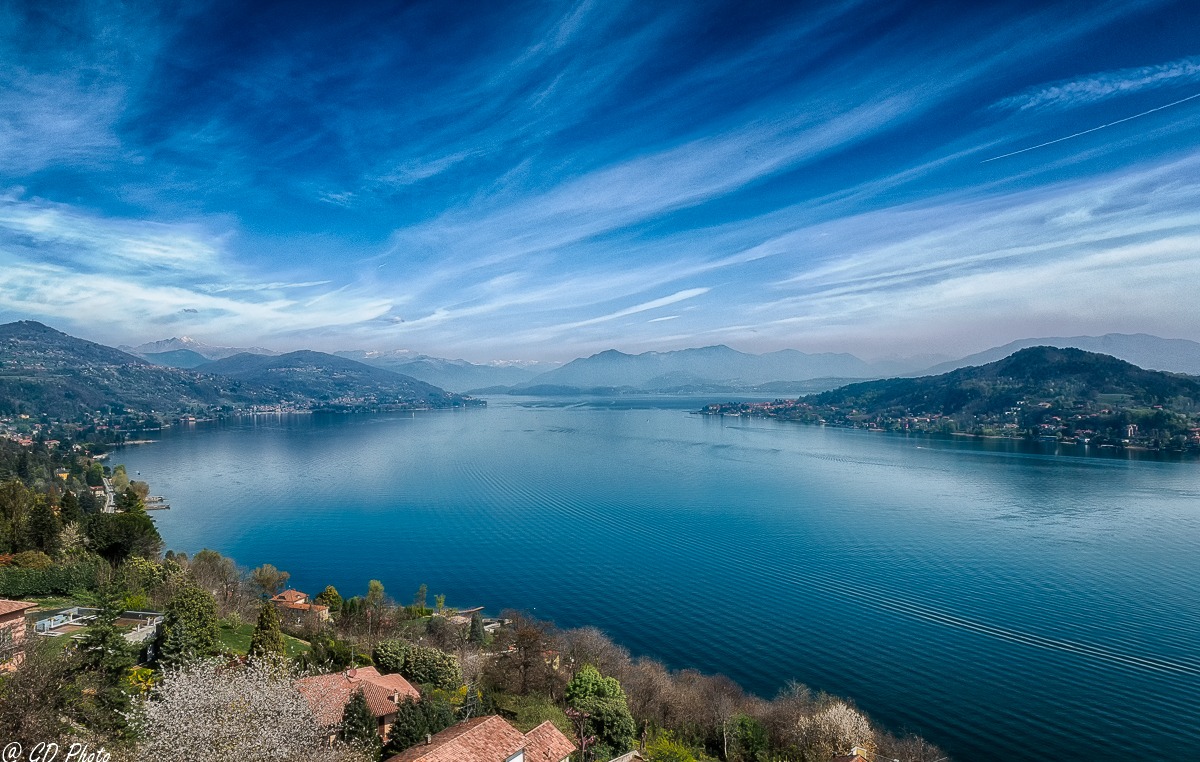 Un Lago dipinto di Blu