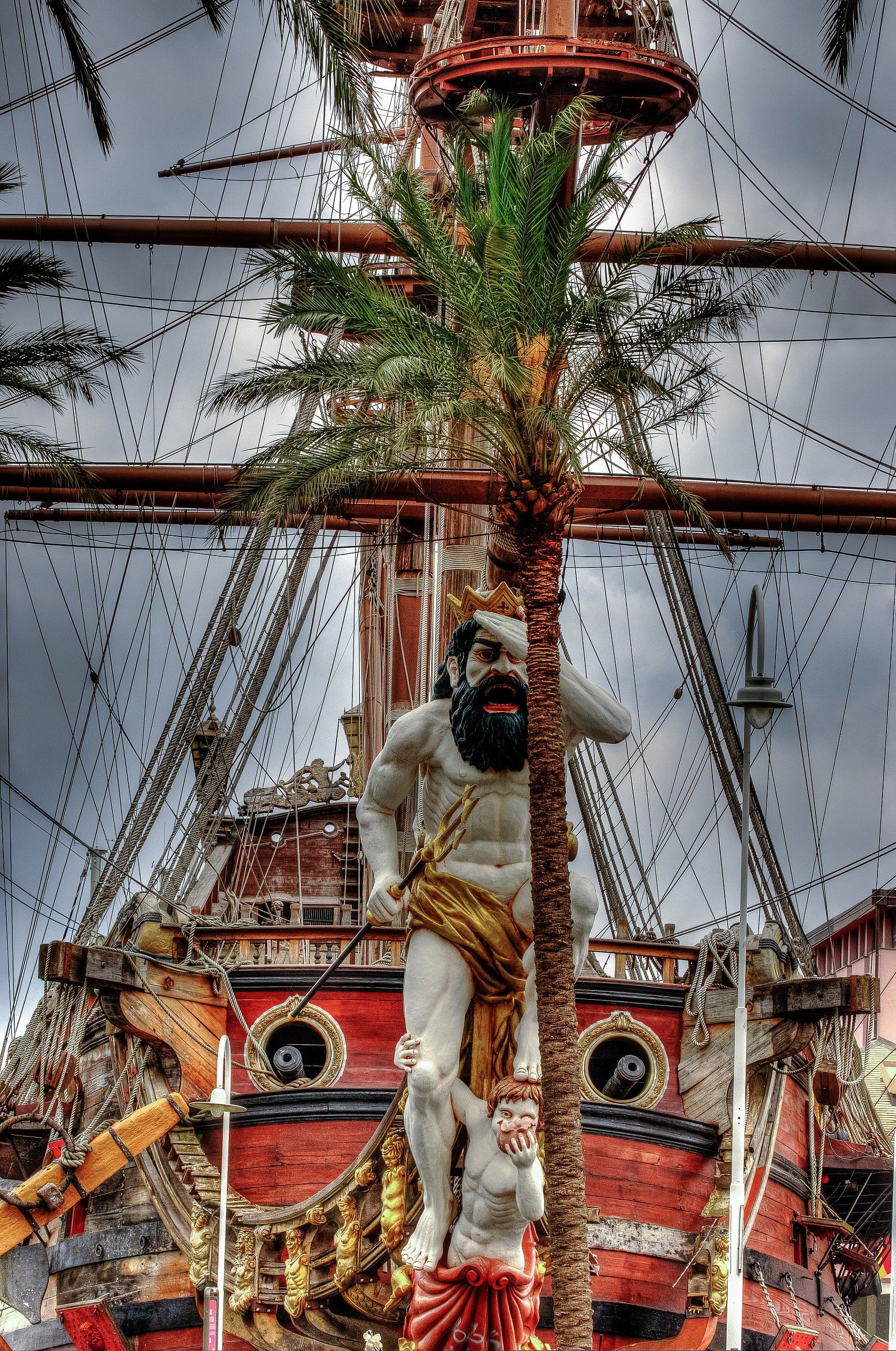 Neptune, Genova porto antico