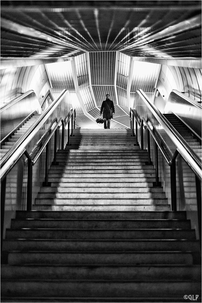 Tech-Staircase - Down In The Deep