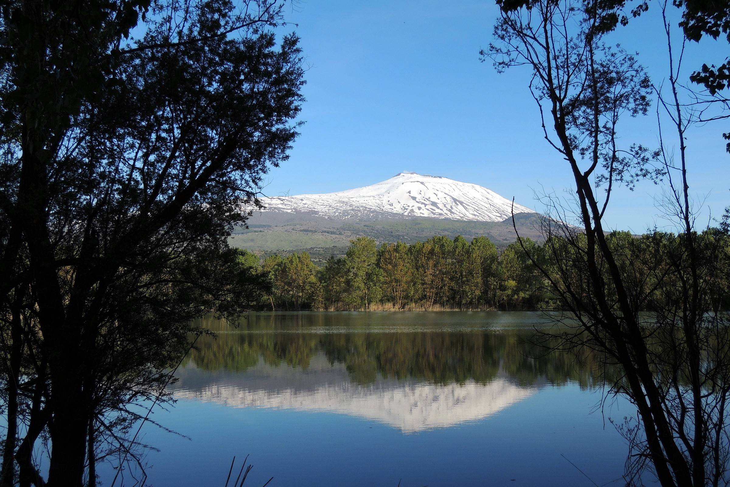 Etna nel lago Gurrida