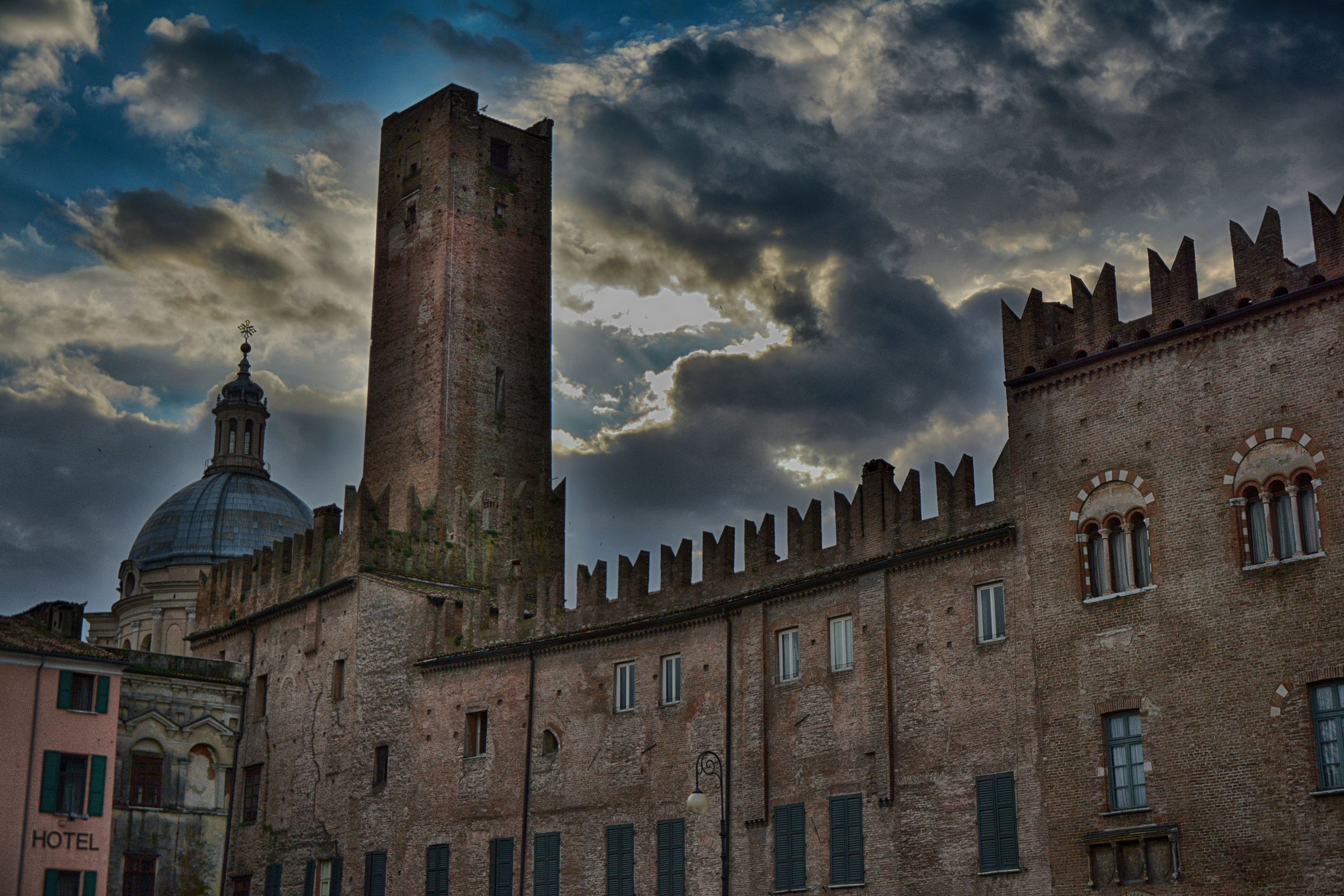 Piazza Sordello - Mantova