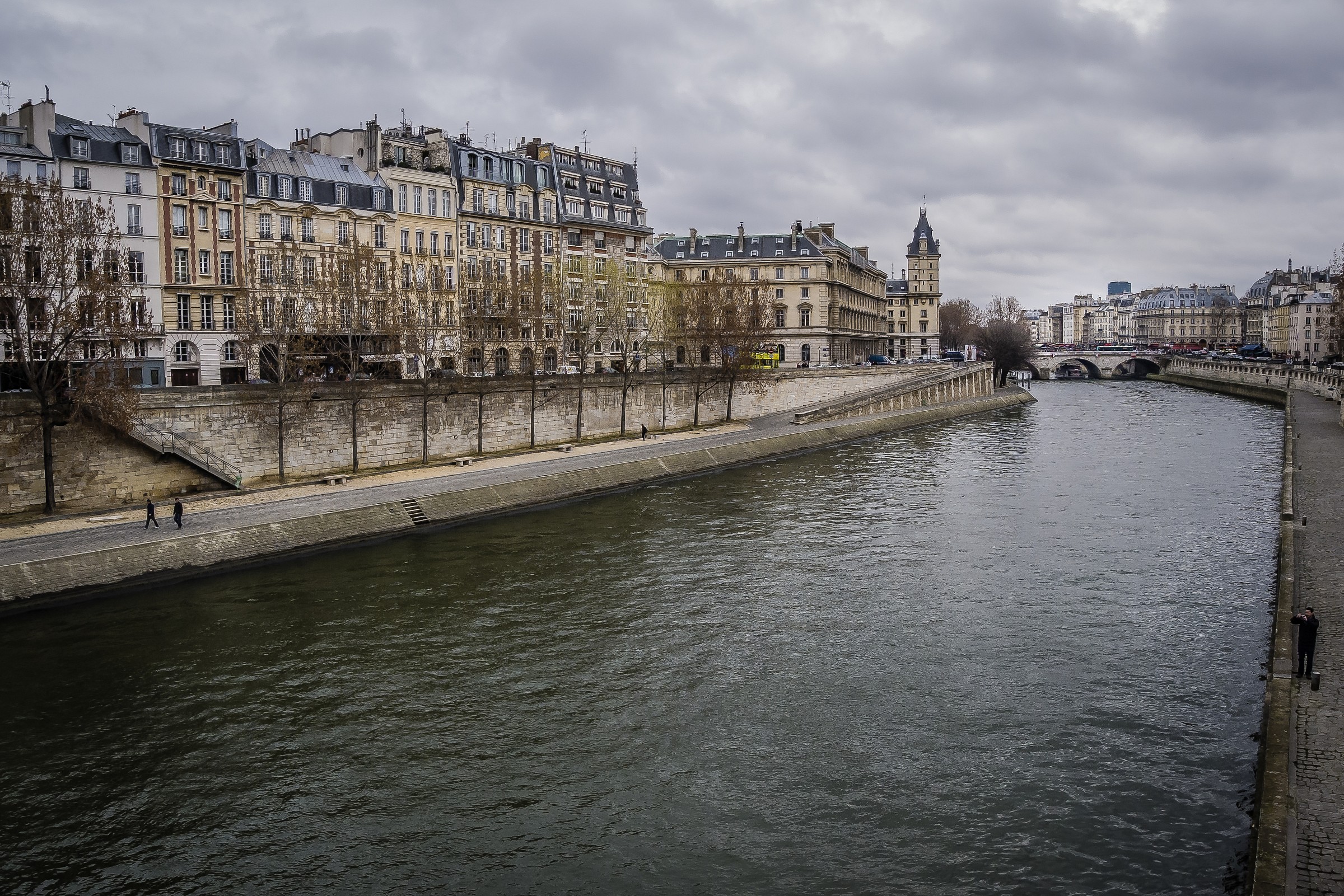 a rainy morning in Paris