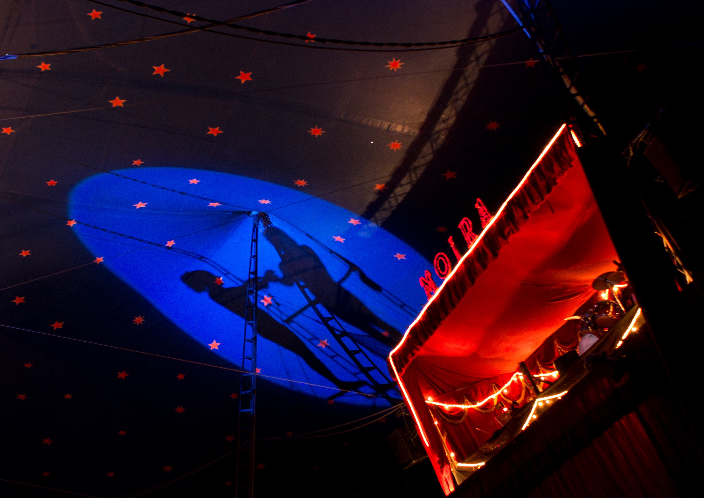 Circus trapeze artists ...