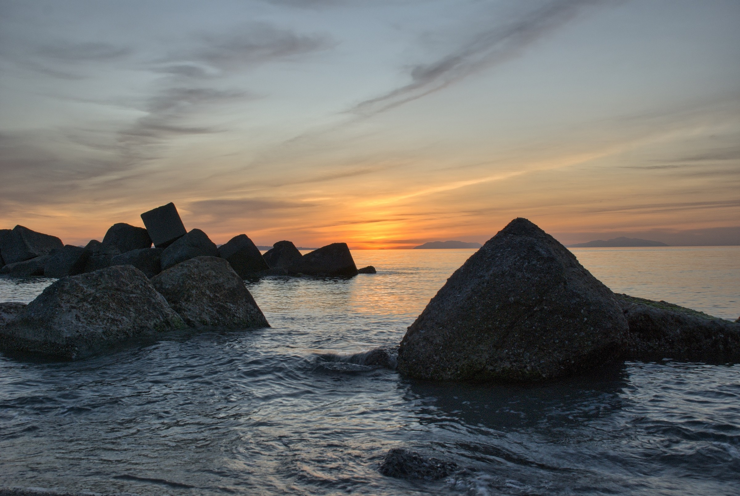 Sunset between the rocks