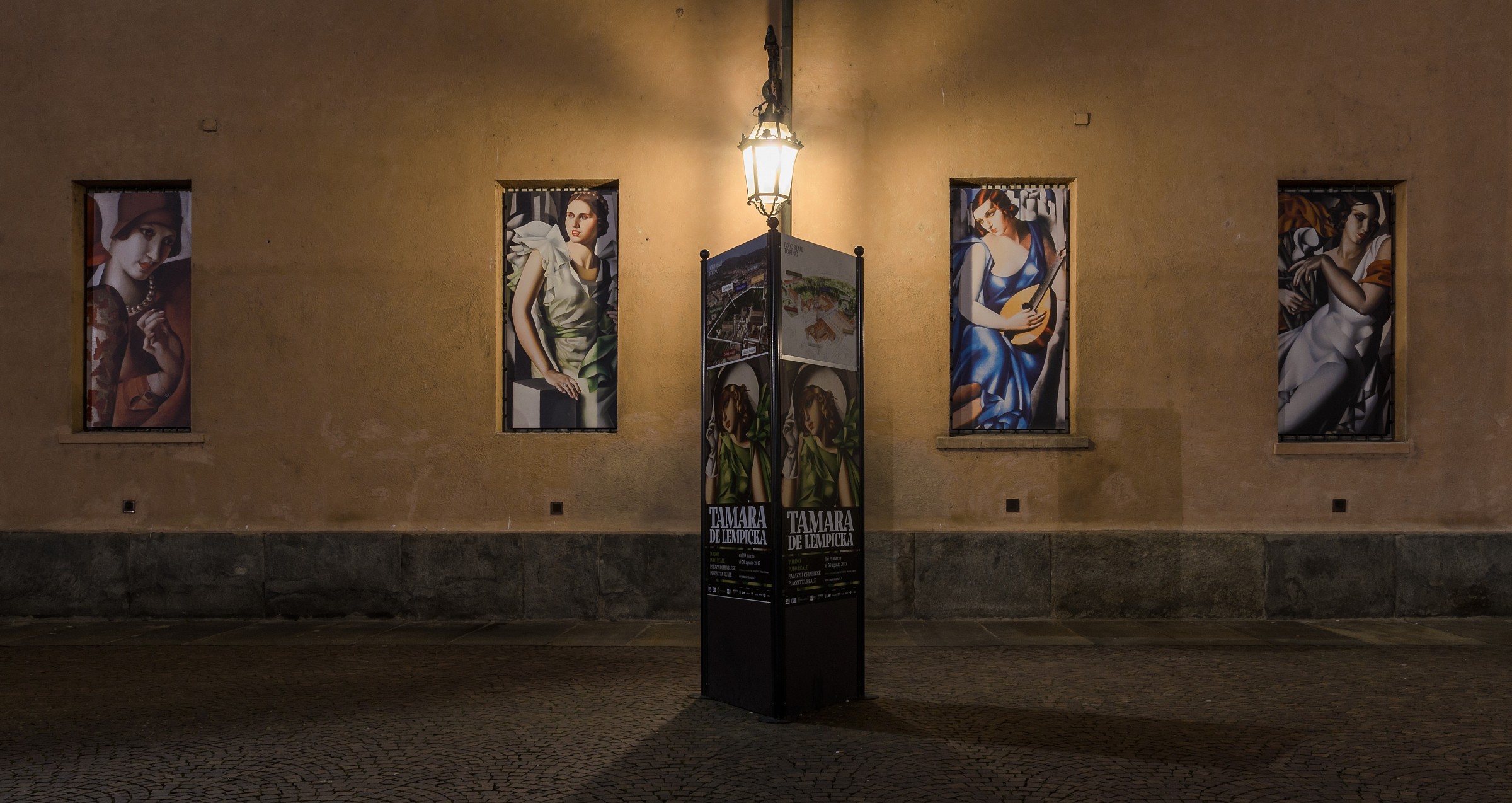 muro di ChiesaDiSanLorenzoInPiazzetta Reale a Torino