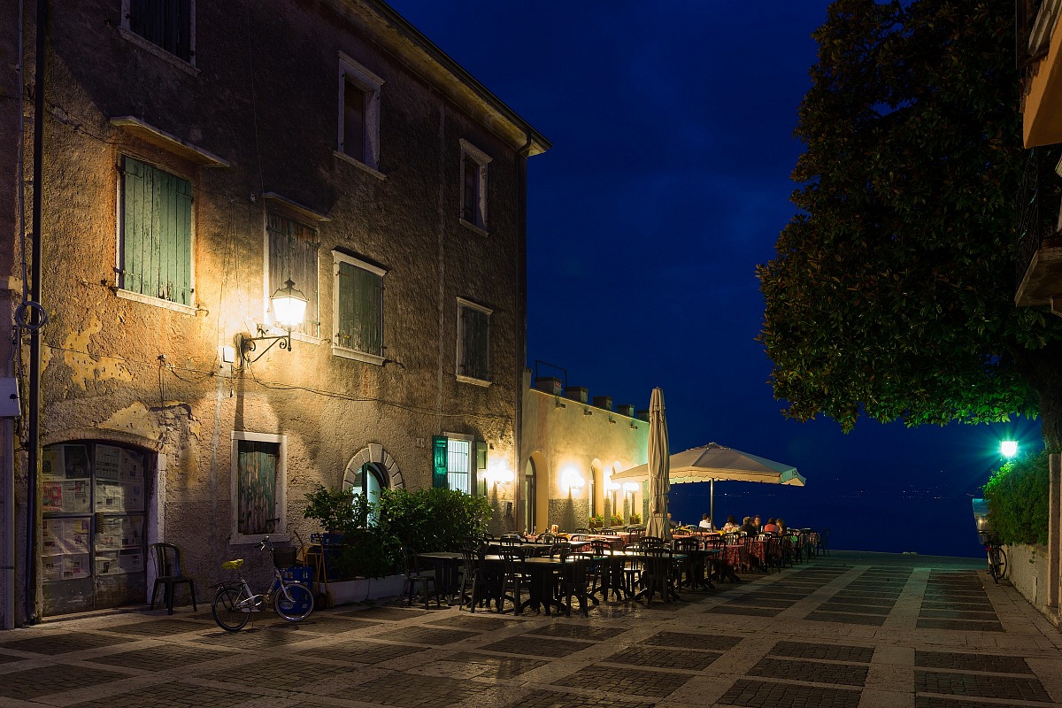 Torri del Benaco - Piazza Umberto I