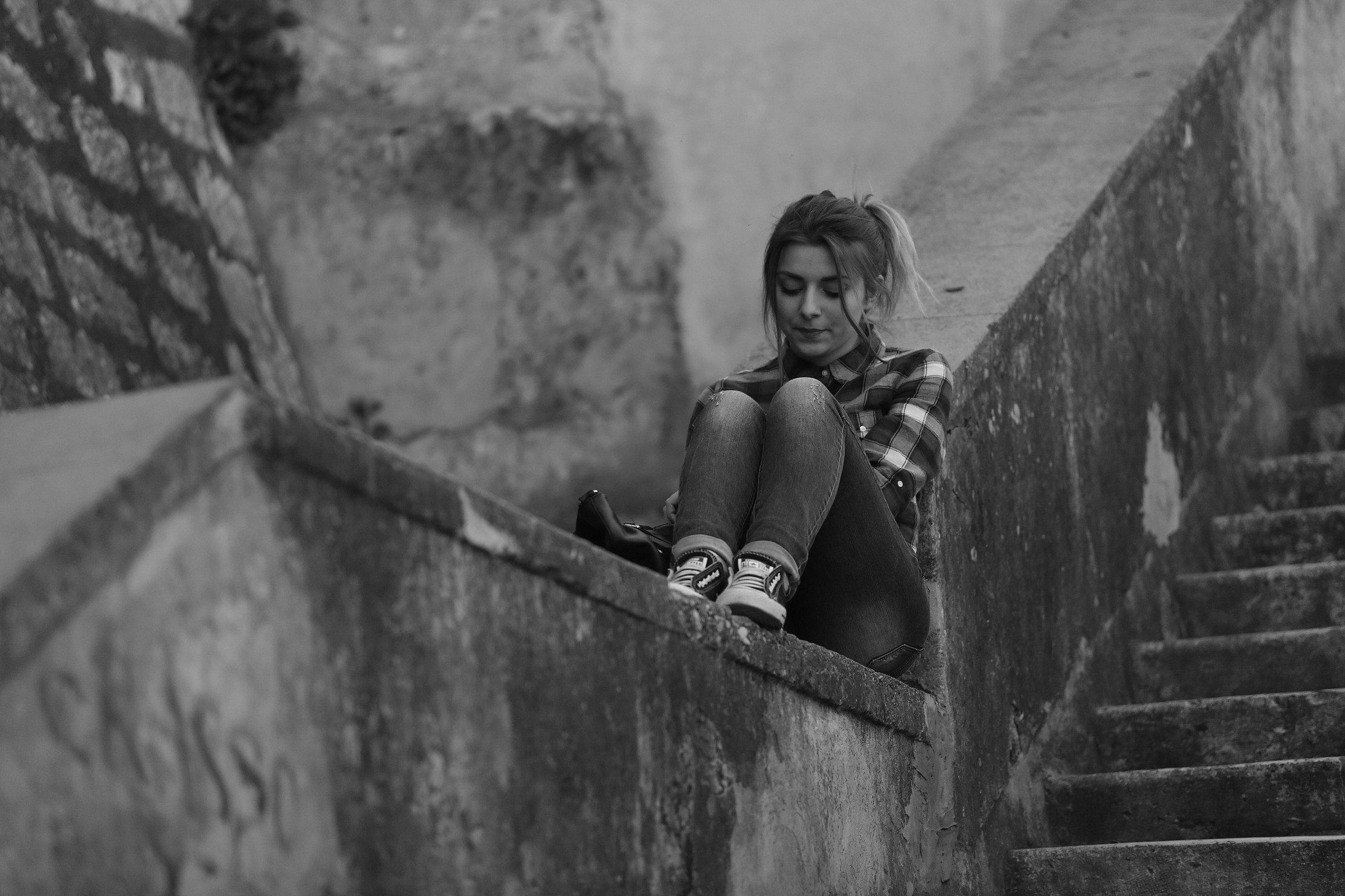 The reader on the wall