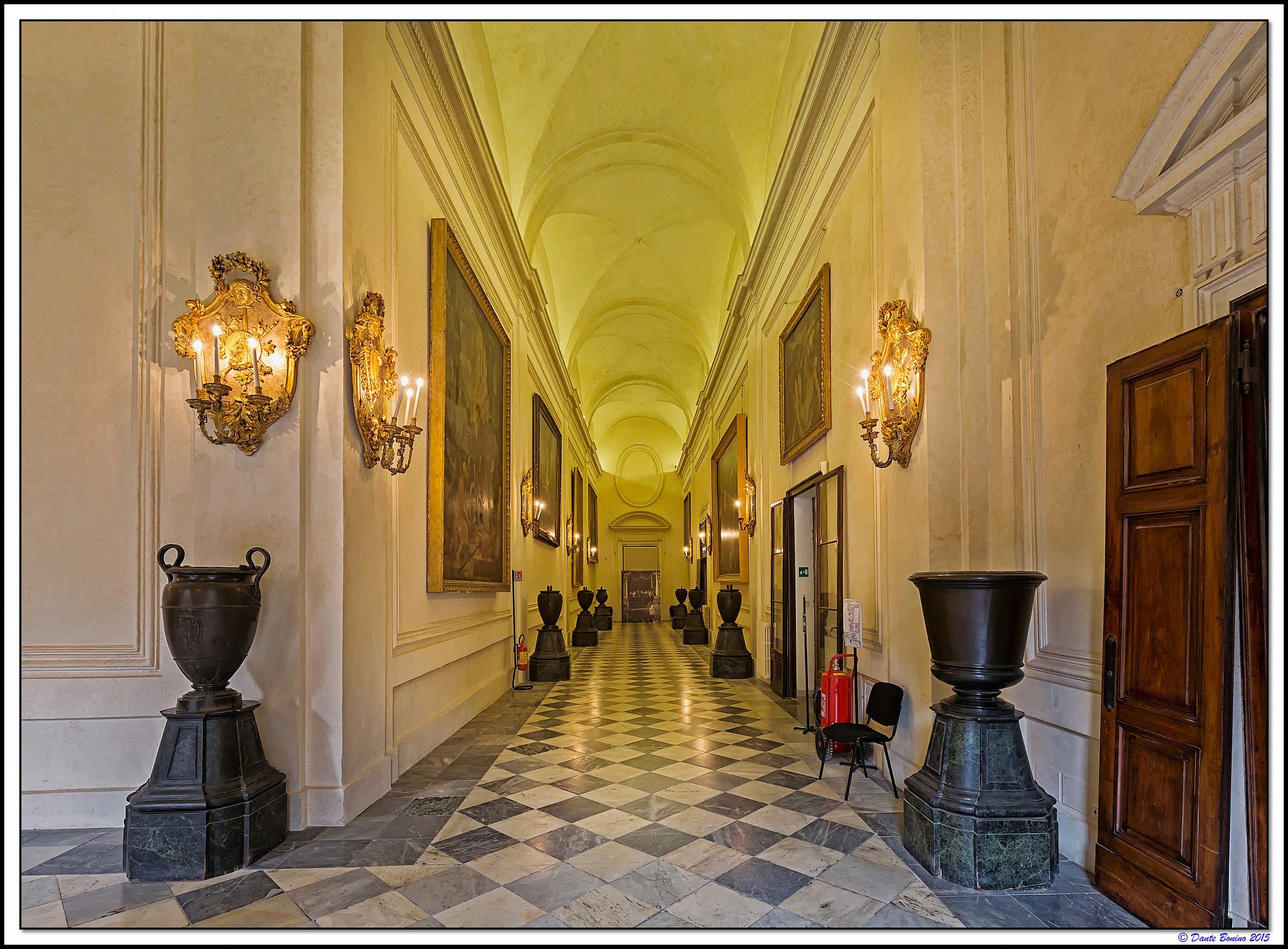 Royal Palace: Corridor Regia Chapel