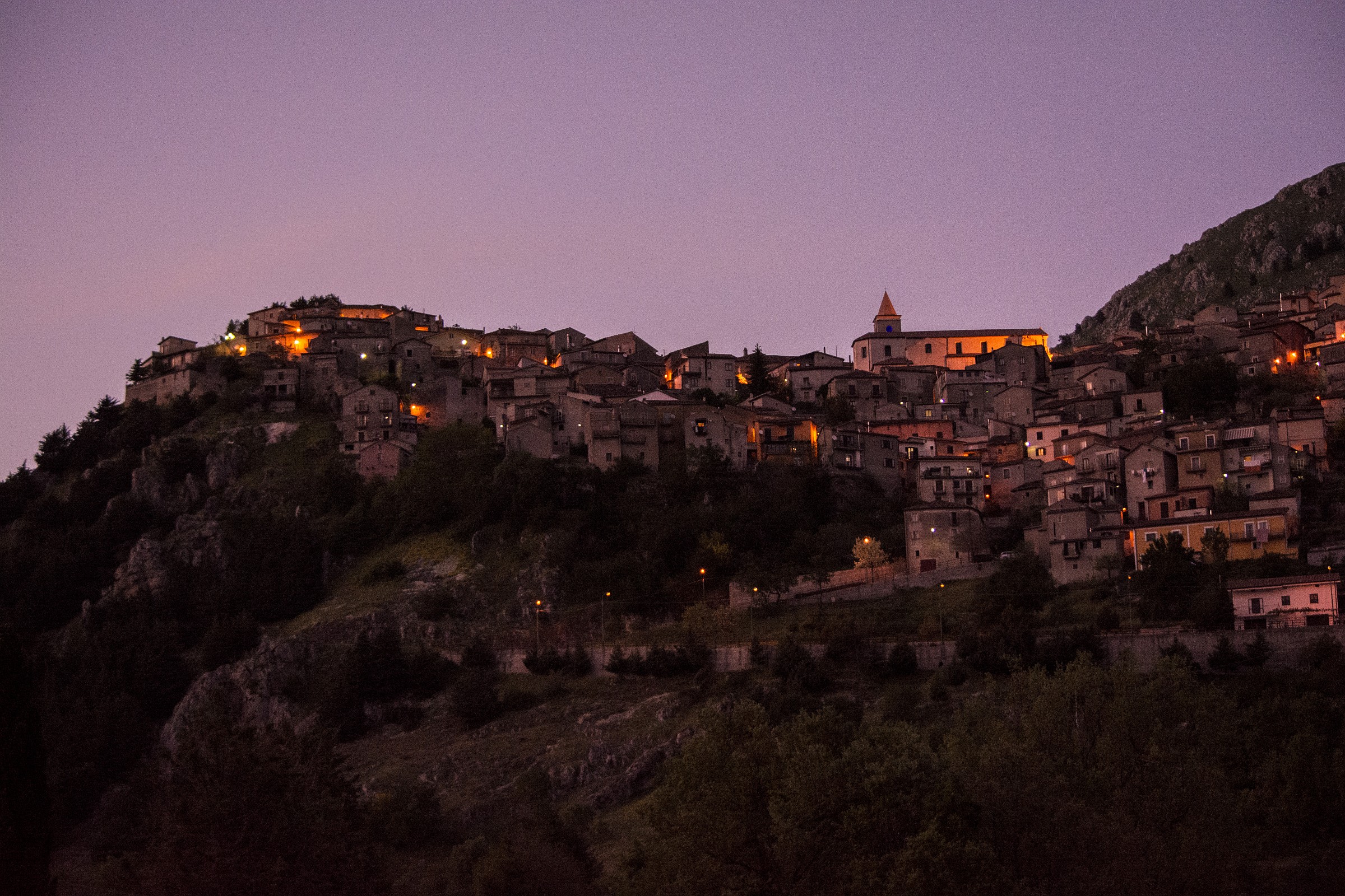 Marsicovetere by night