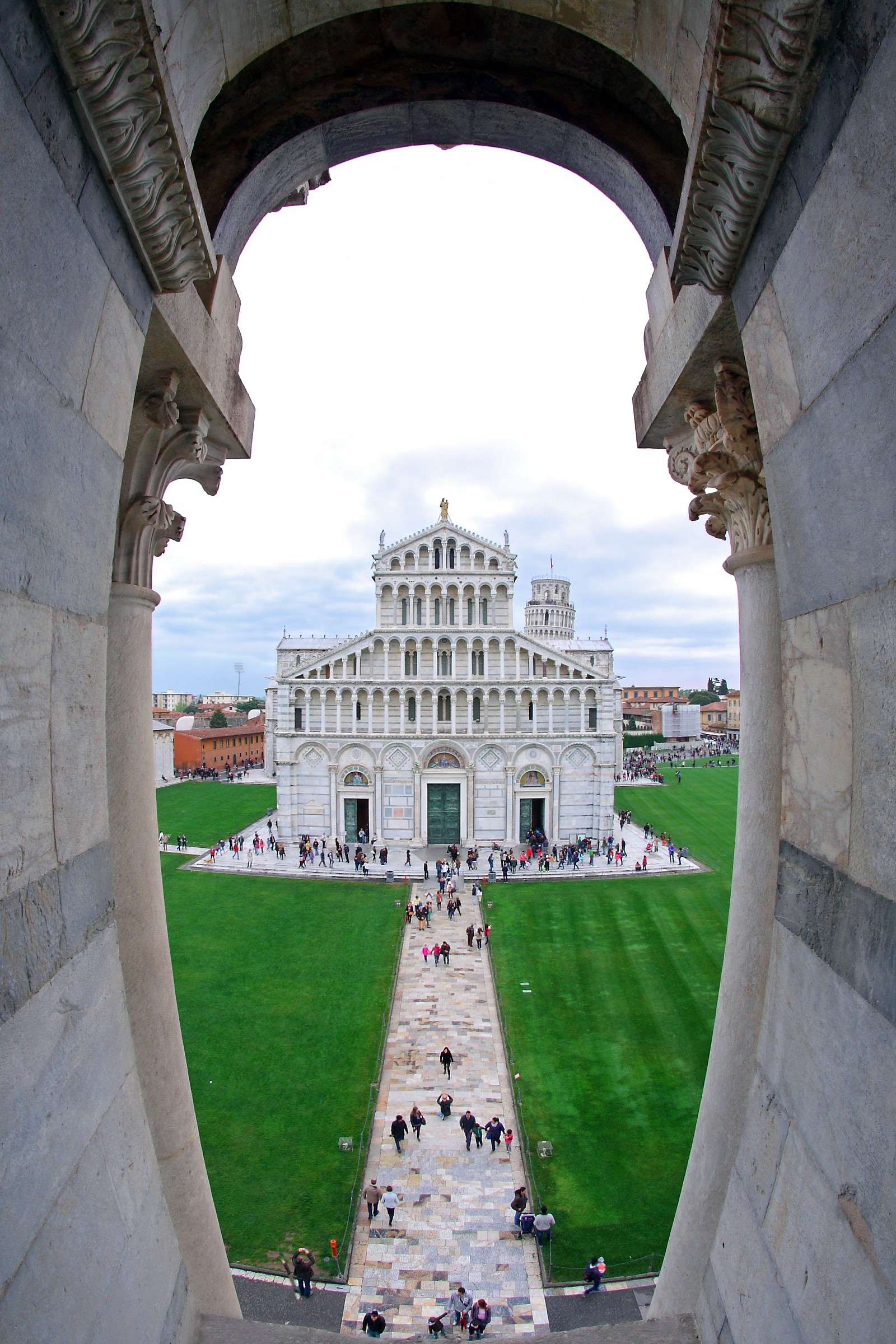 Duomo e Torre di Pisa visti dal Battistero