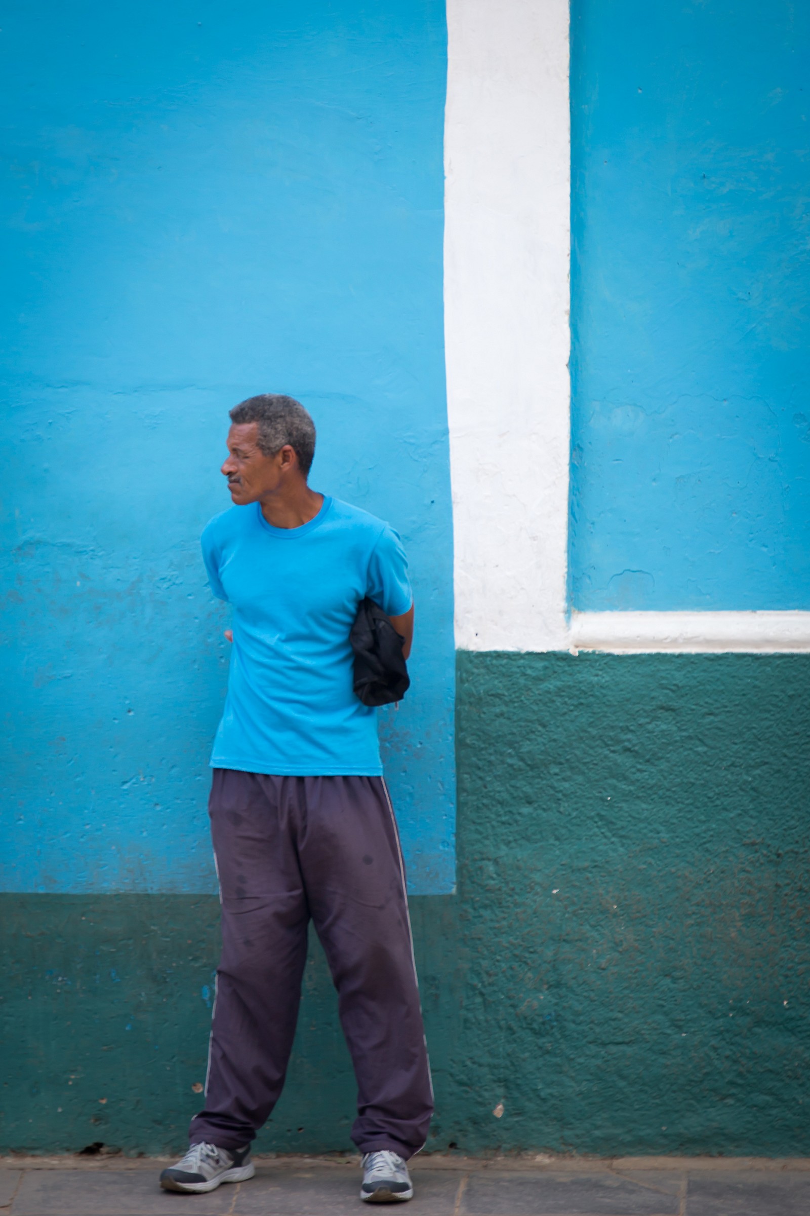 Randomness of moments and colors