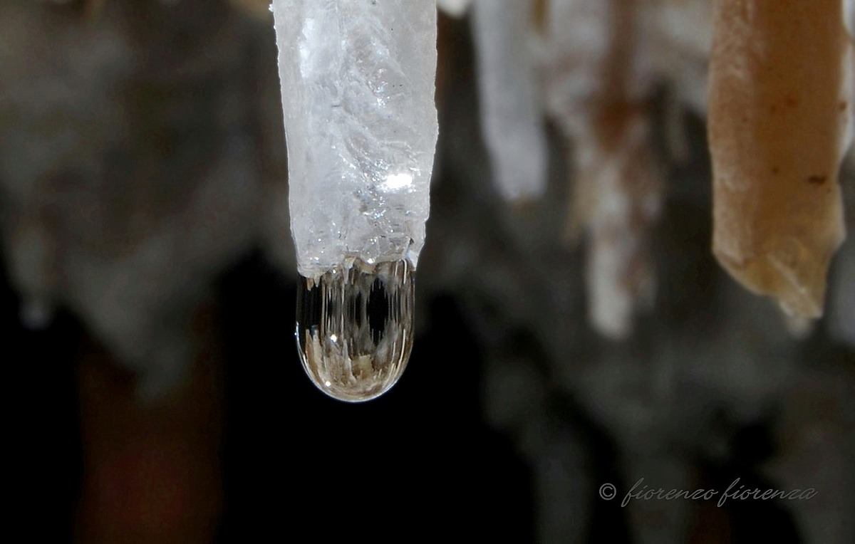 La grotta in una goccia