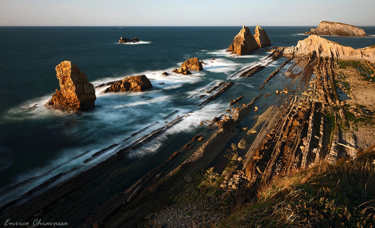 Arnia and the embrace of the sea