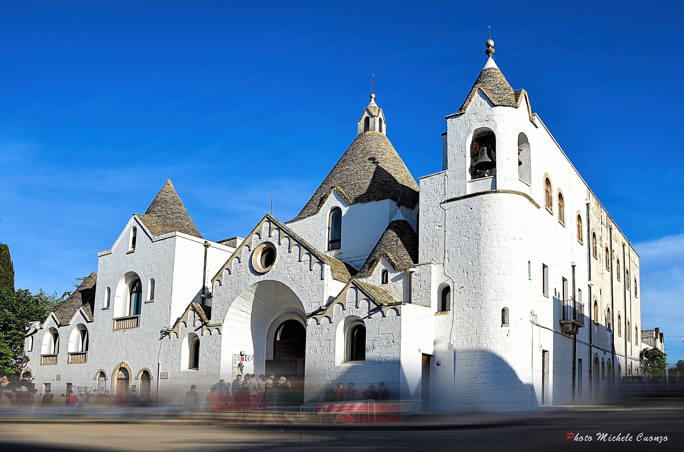 Gente che viene e che va...ma lei resta sempre la...