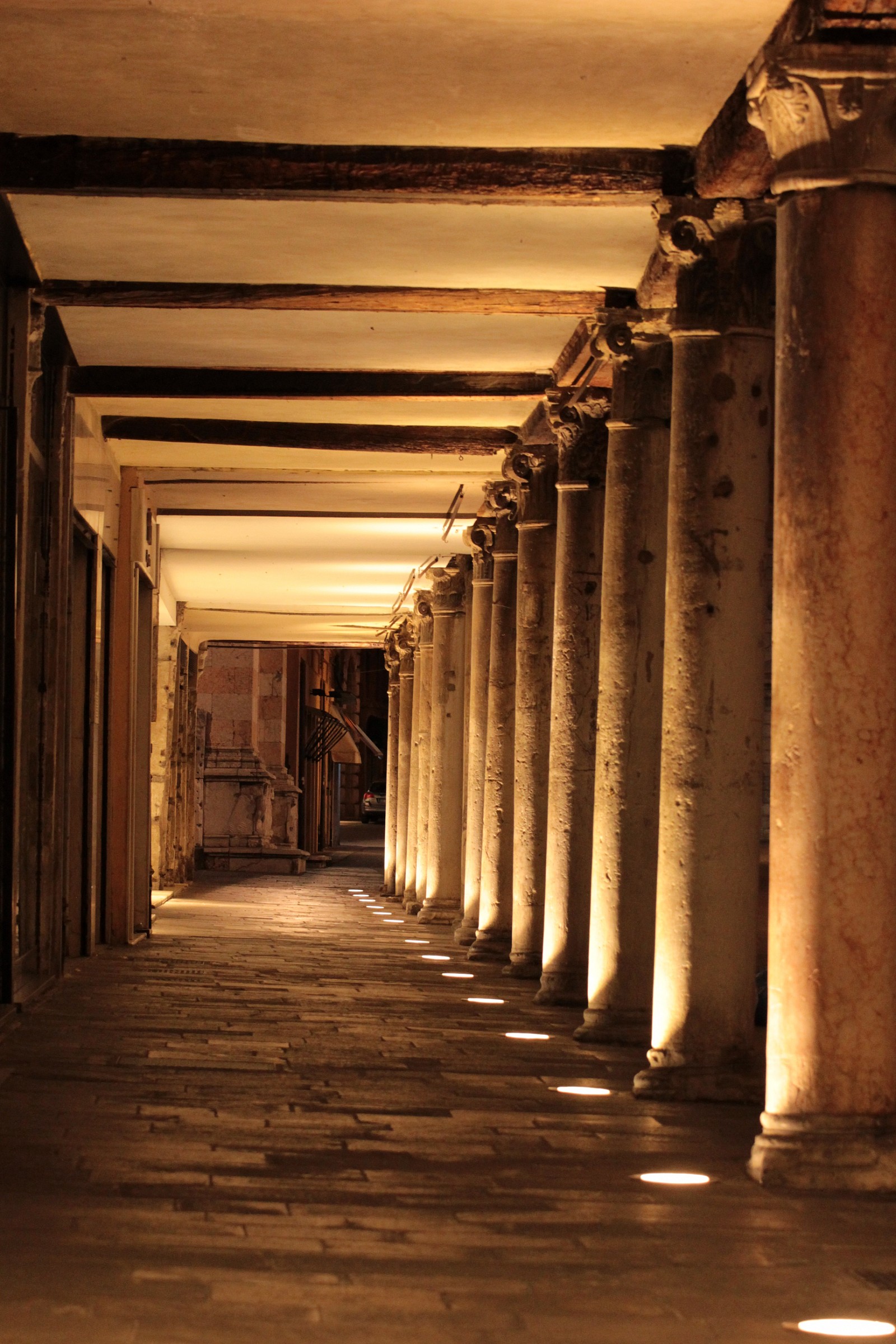 I portici del Duomo di Ferrara