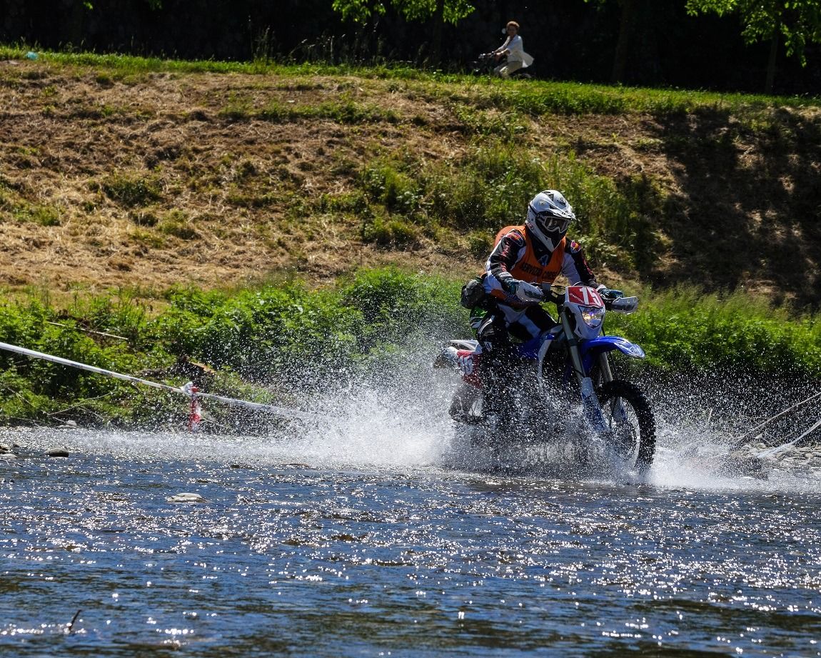 una gara di ciclisti