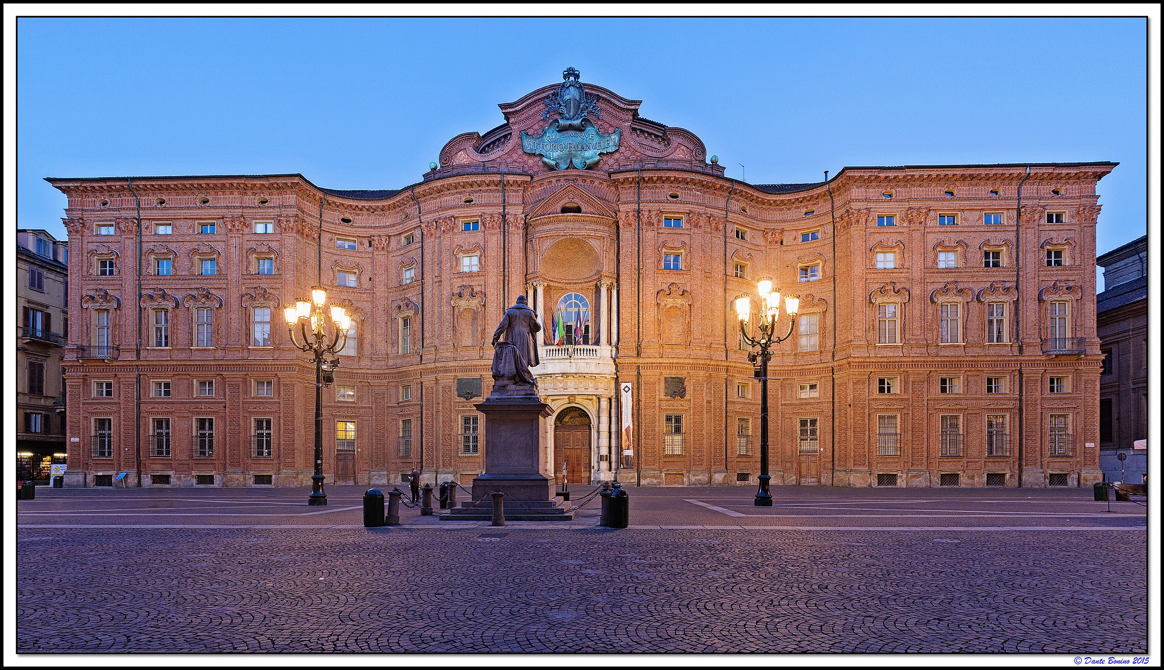 Palazzo Carignano: la Facciata