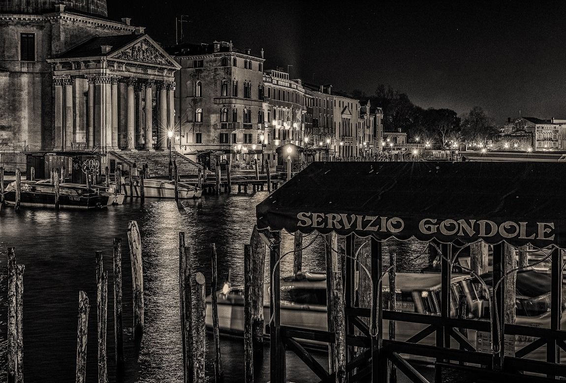 Palazzo Foscari Contarini, Fondamenta SanSimeonePiccolo