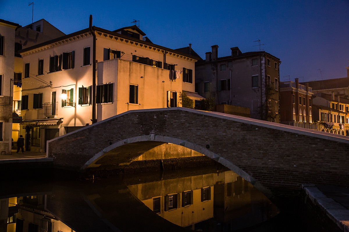 Chioggia (ponte scarpa ora blu)