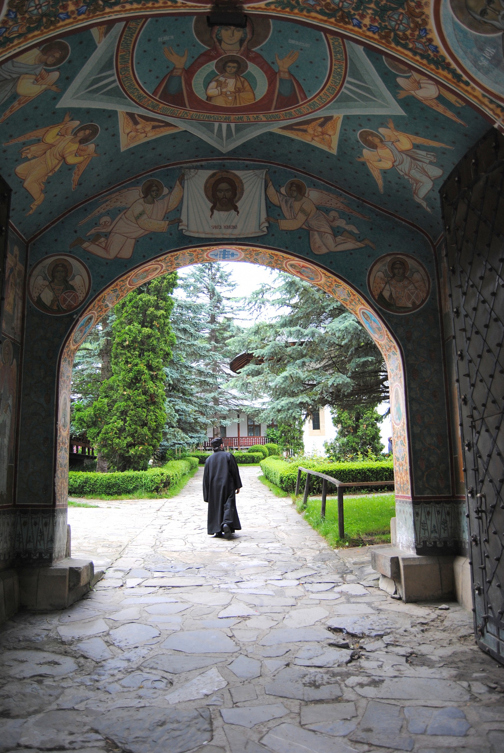 monastero sihastria  entrata