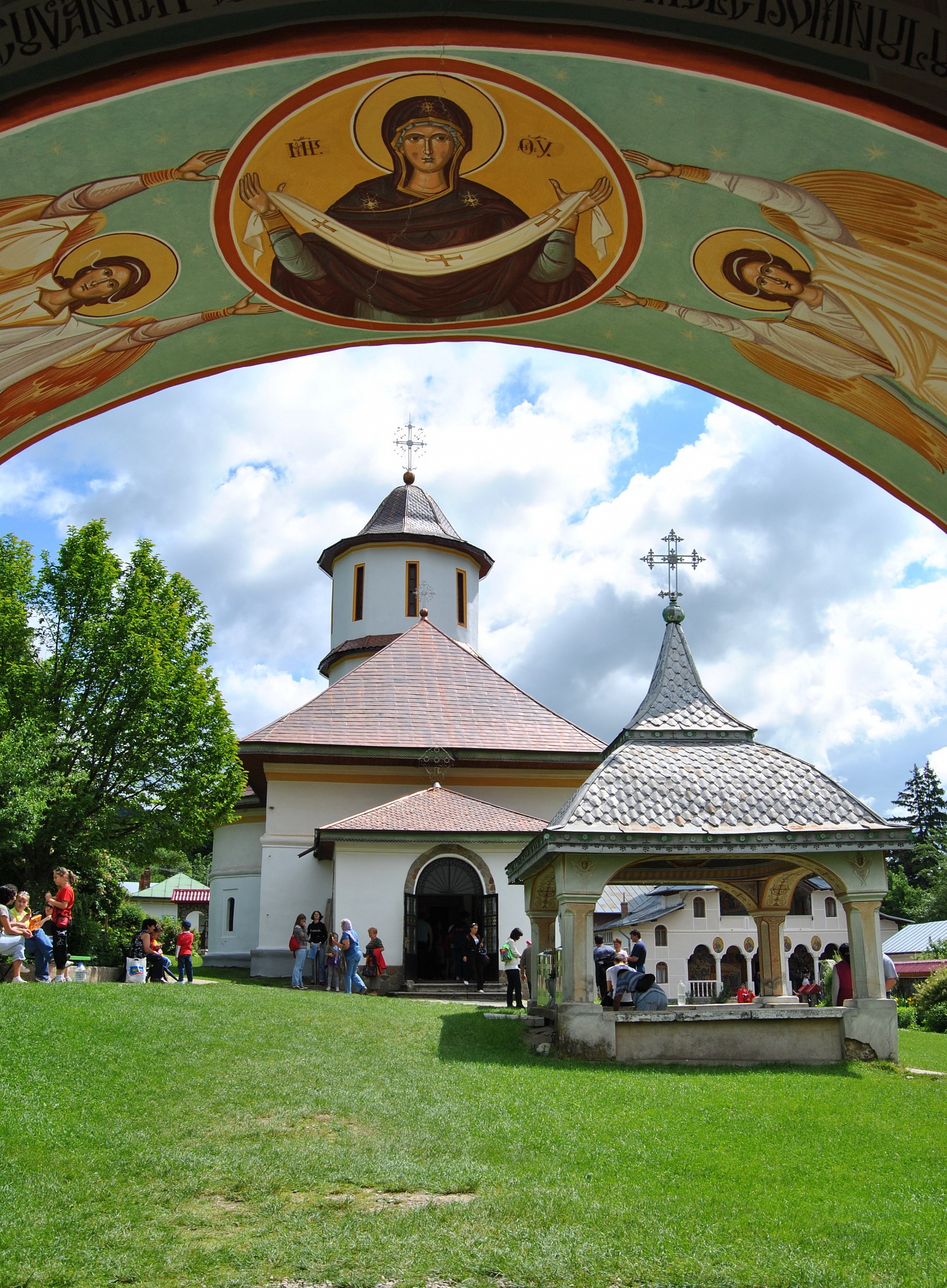 monastero crasna  entrata