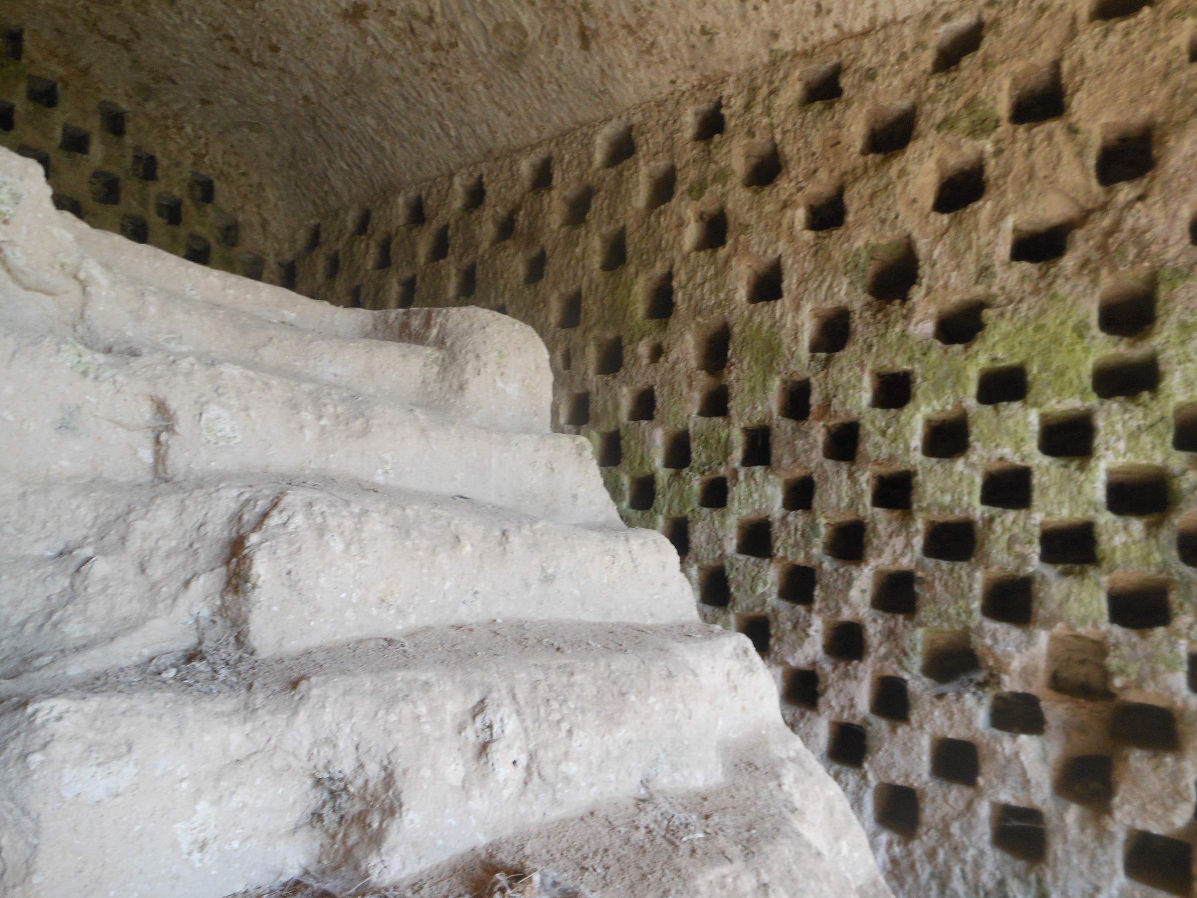 colombaio con altare a proceno