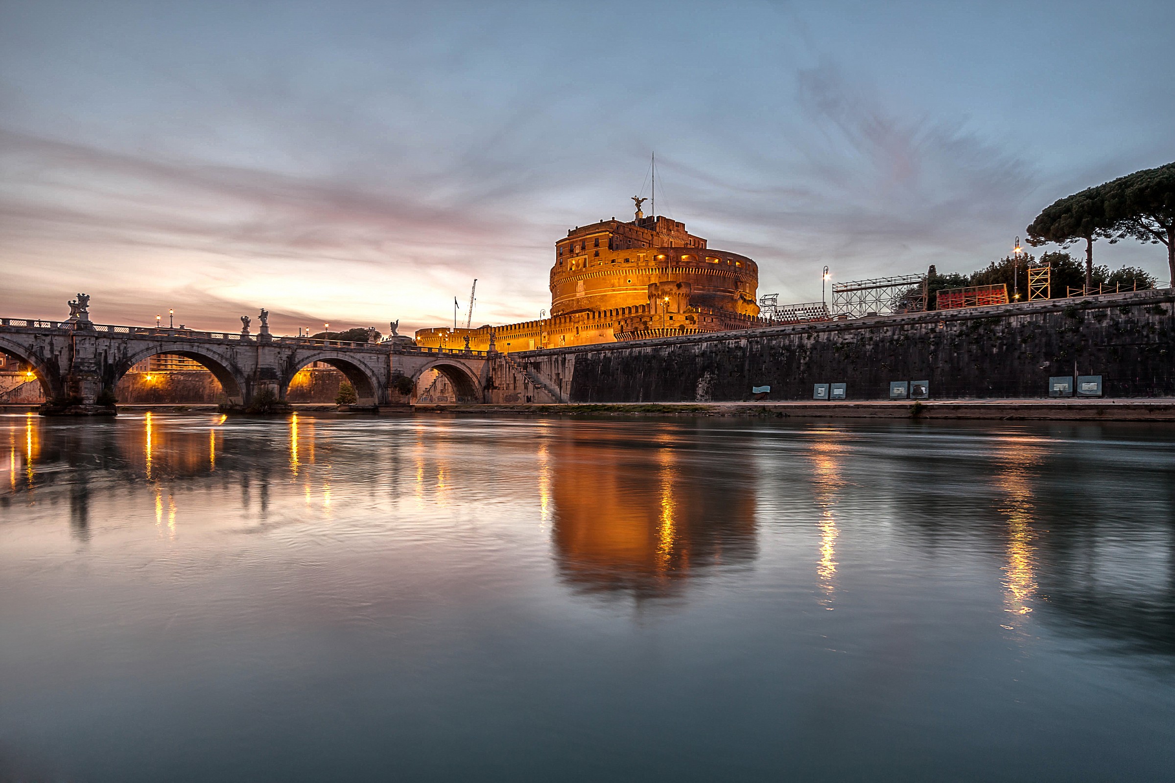 castel sant'angelo al tramonto