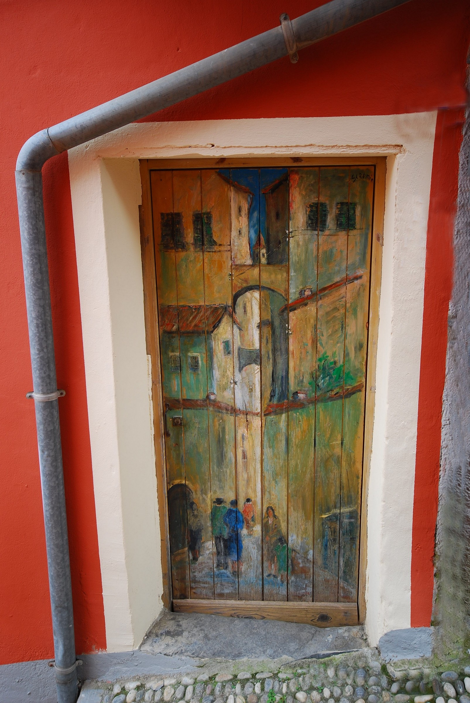 Porta con la grondaia