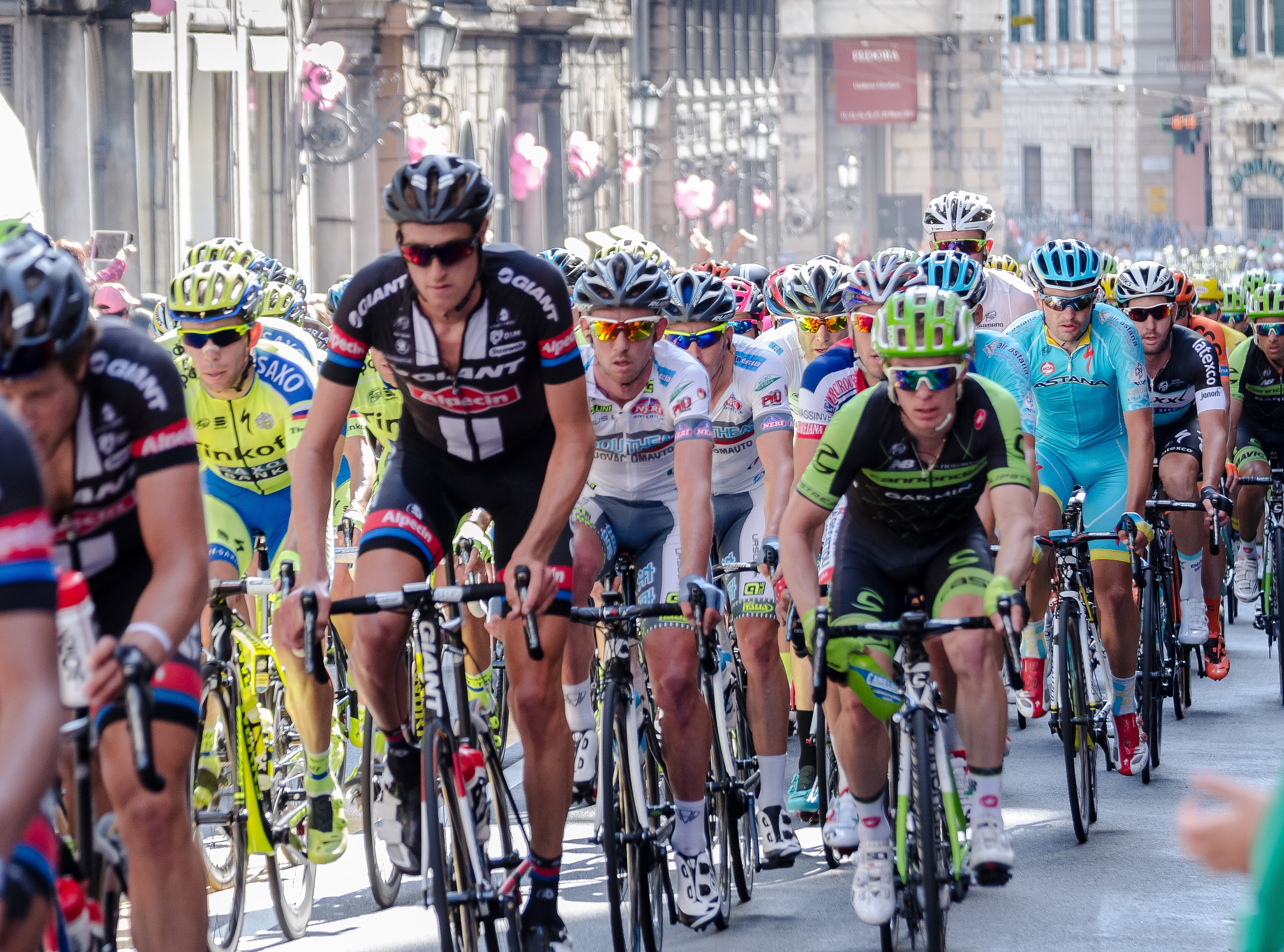 Il gruppo in centro a Genova