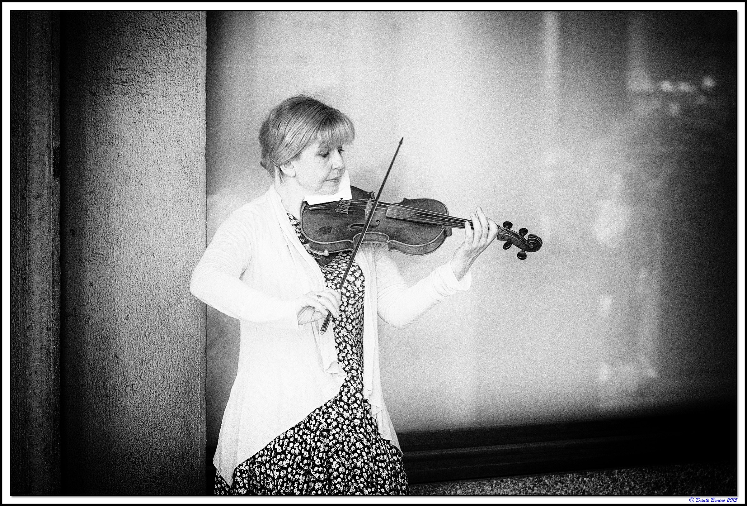 The violinist Via Roma