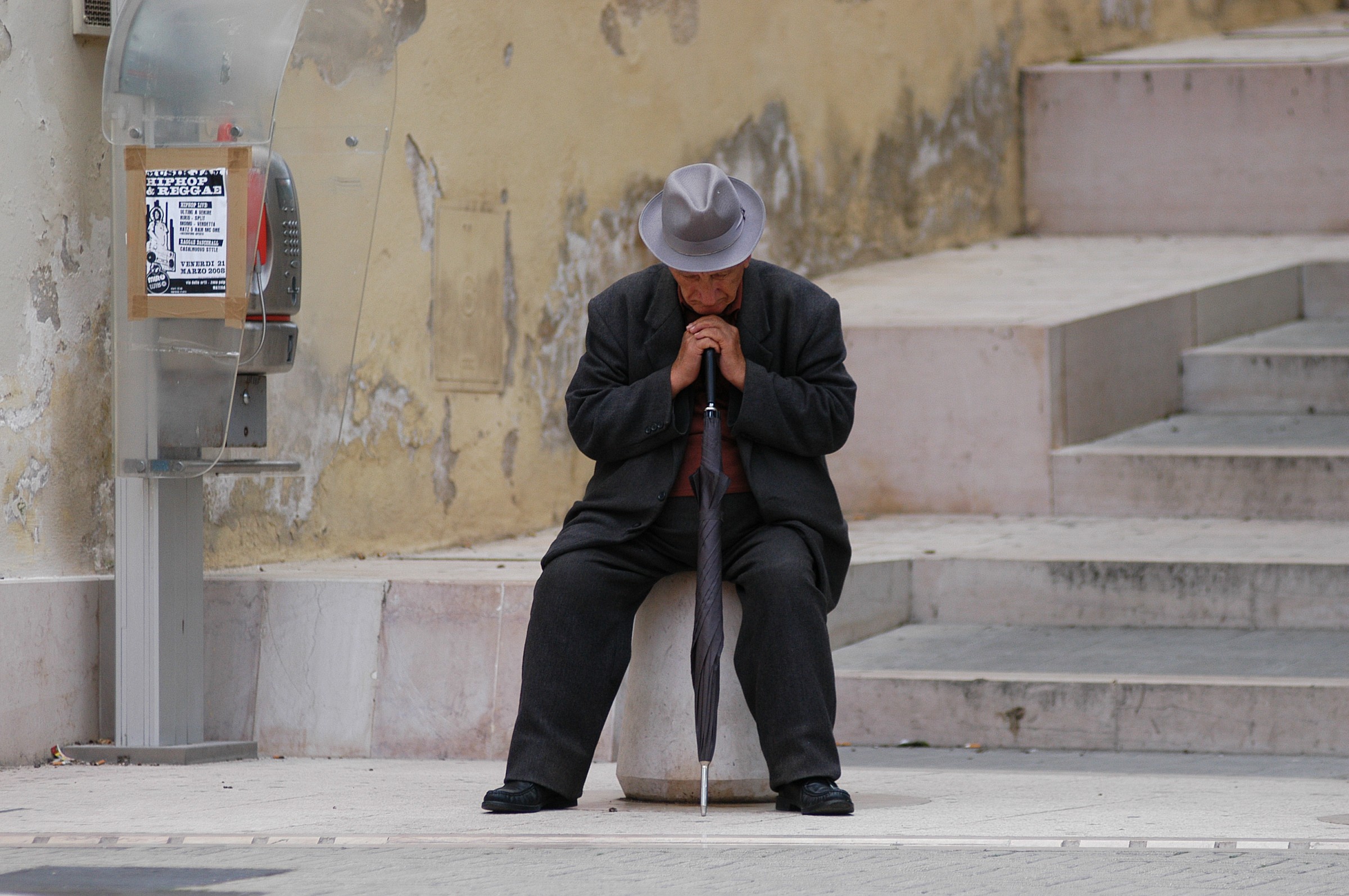 Waiting for a phone ...............................