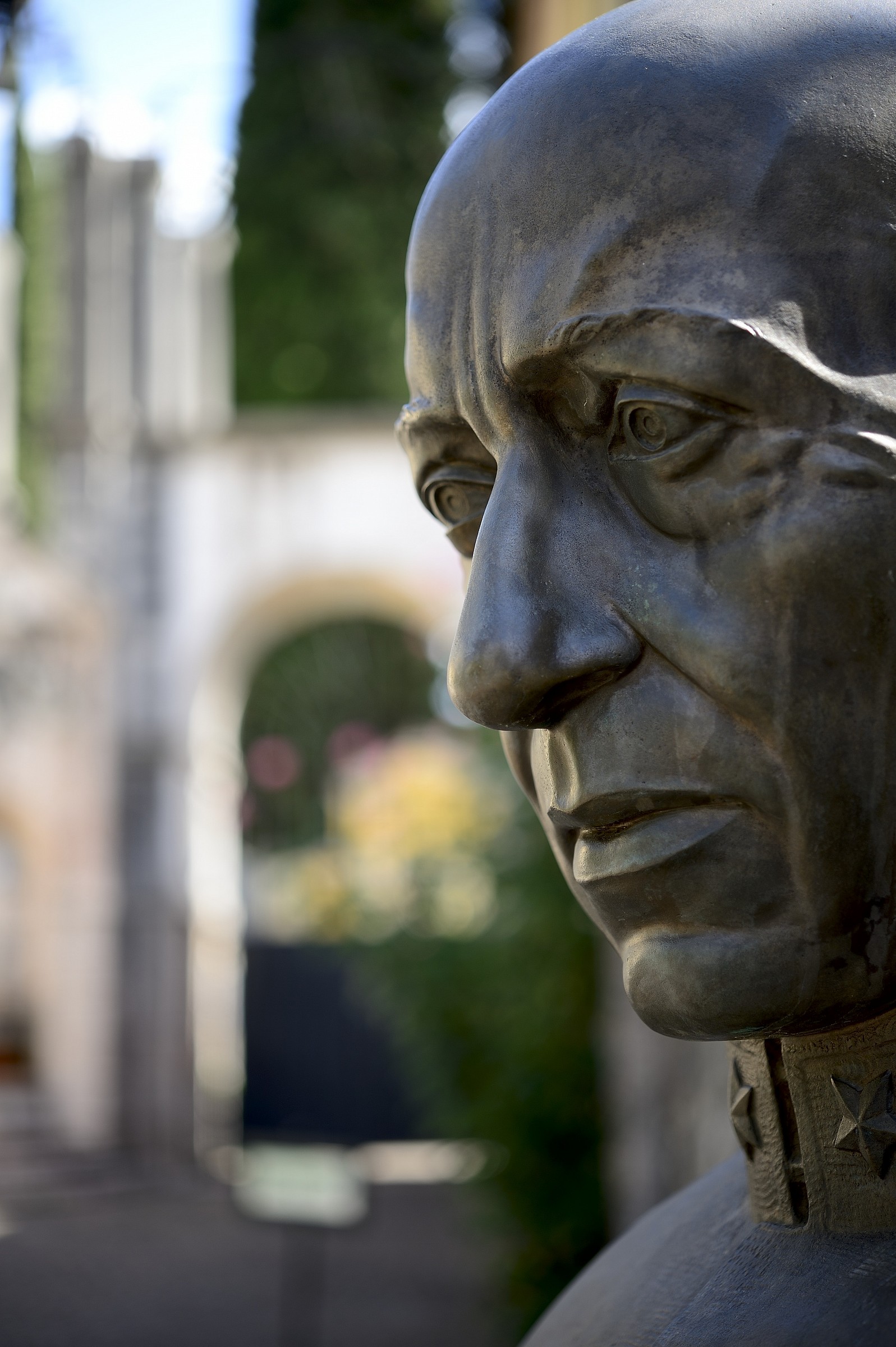 Gabriele D'Annunzio, busto ingresso Al Vittoriale degli