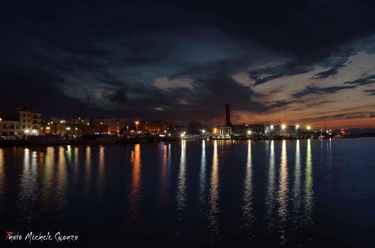 Monopoli ,riflessi dai tanti colori