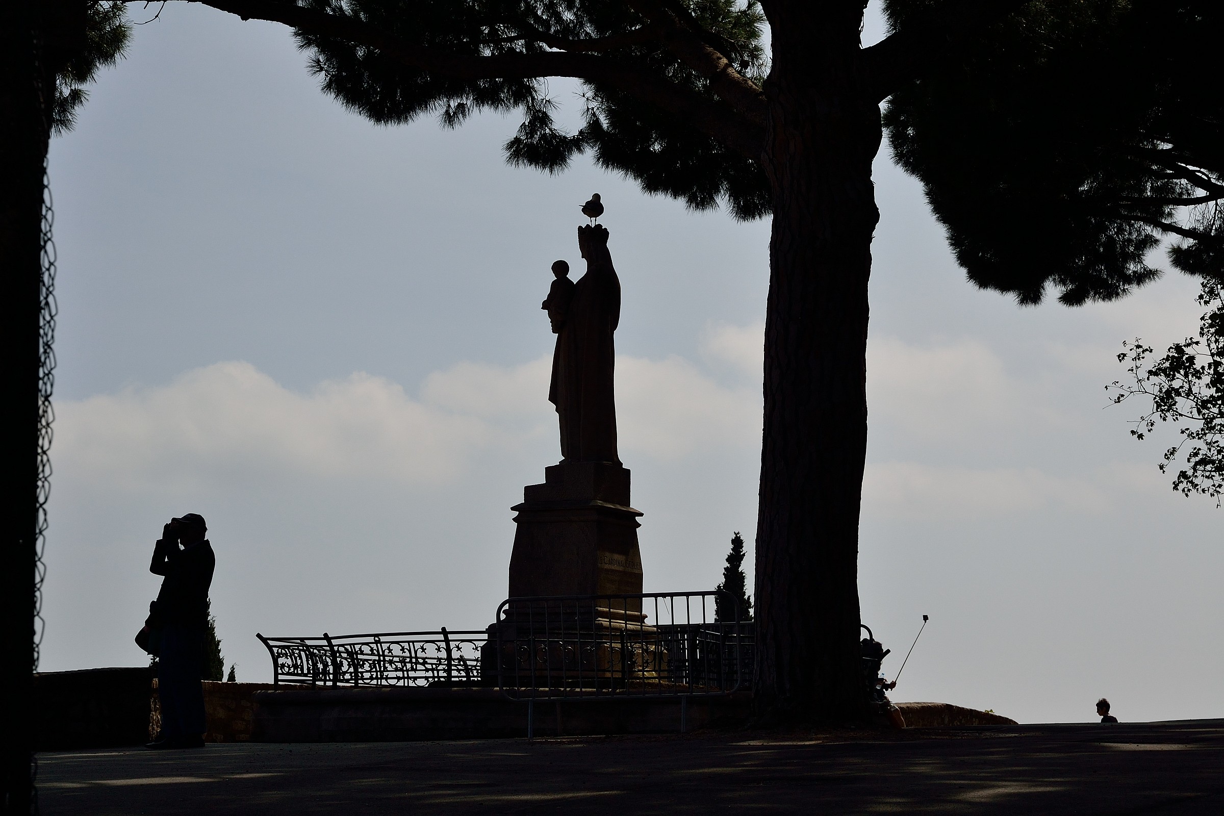 Cannes - Le Suquet - Silhouettes.