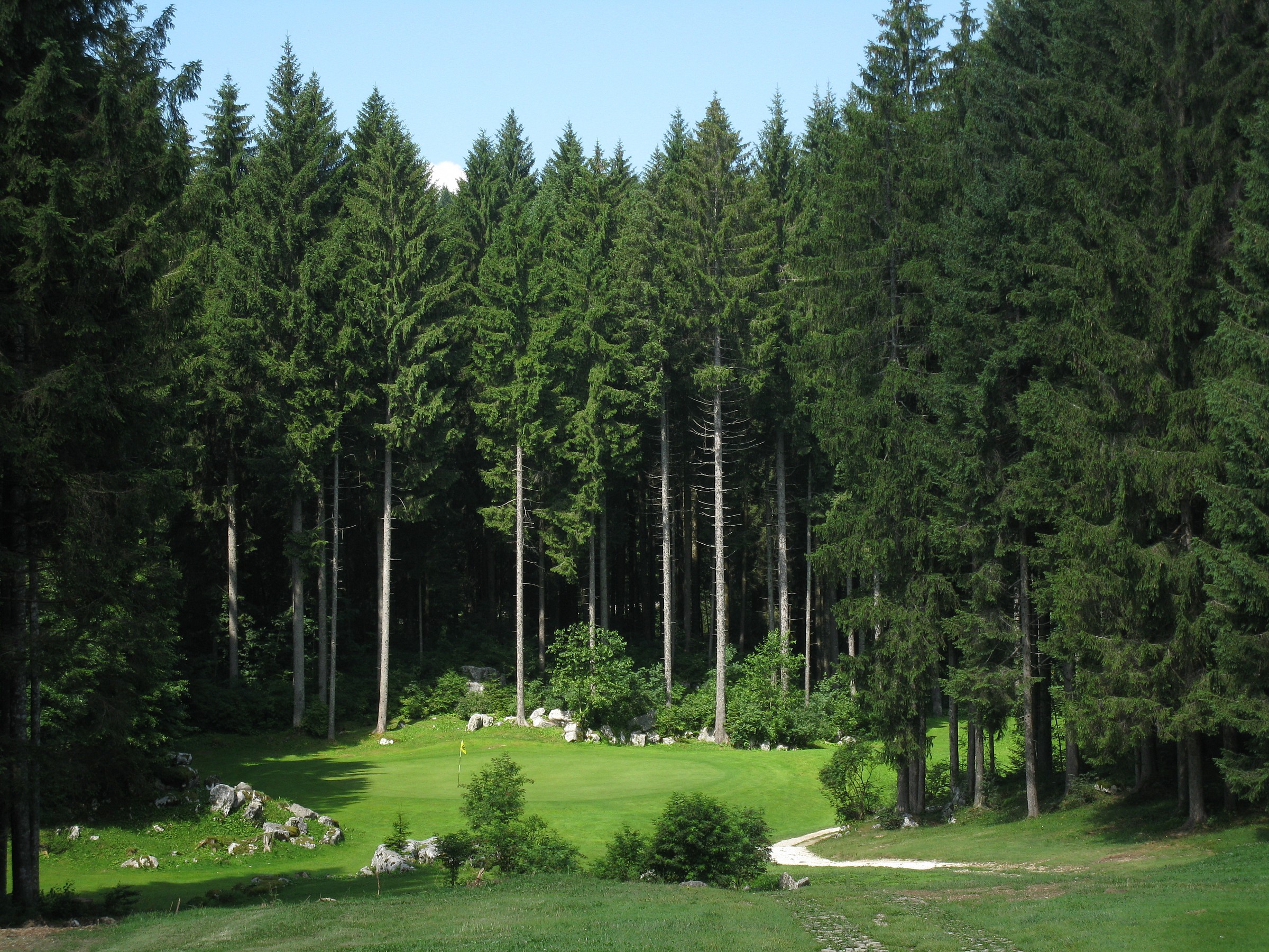 Snealoch the fantastic 12th hole to Asiago