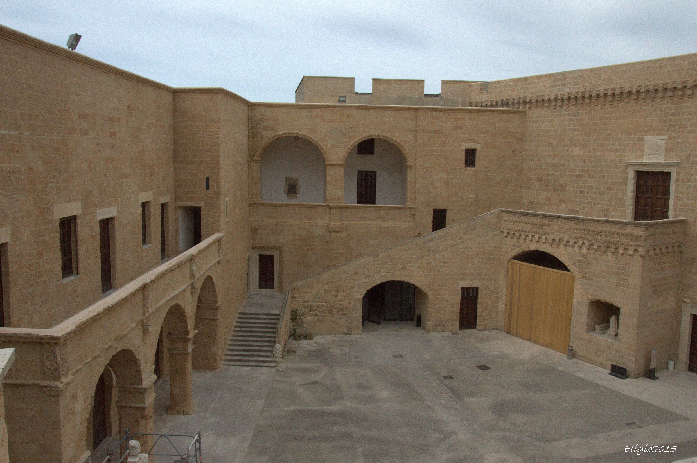cortile castello