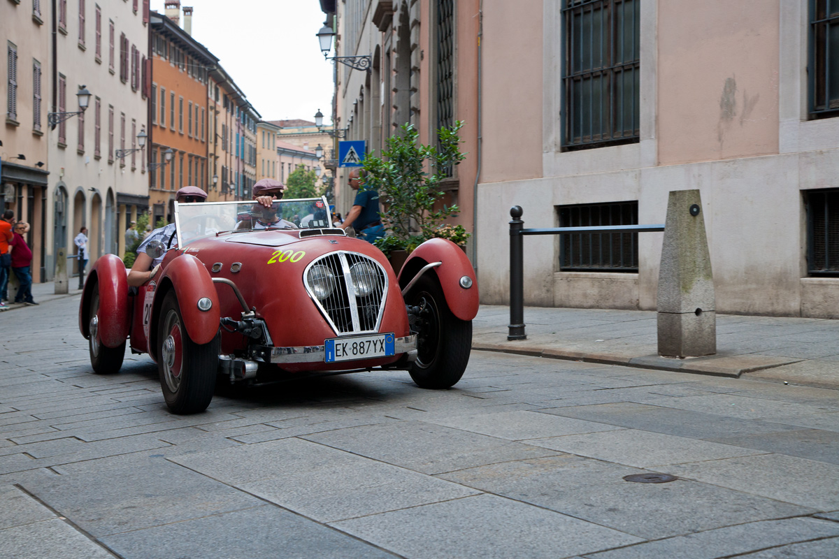 Passaggio della Mille miglia a Bergamo