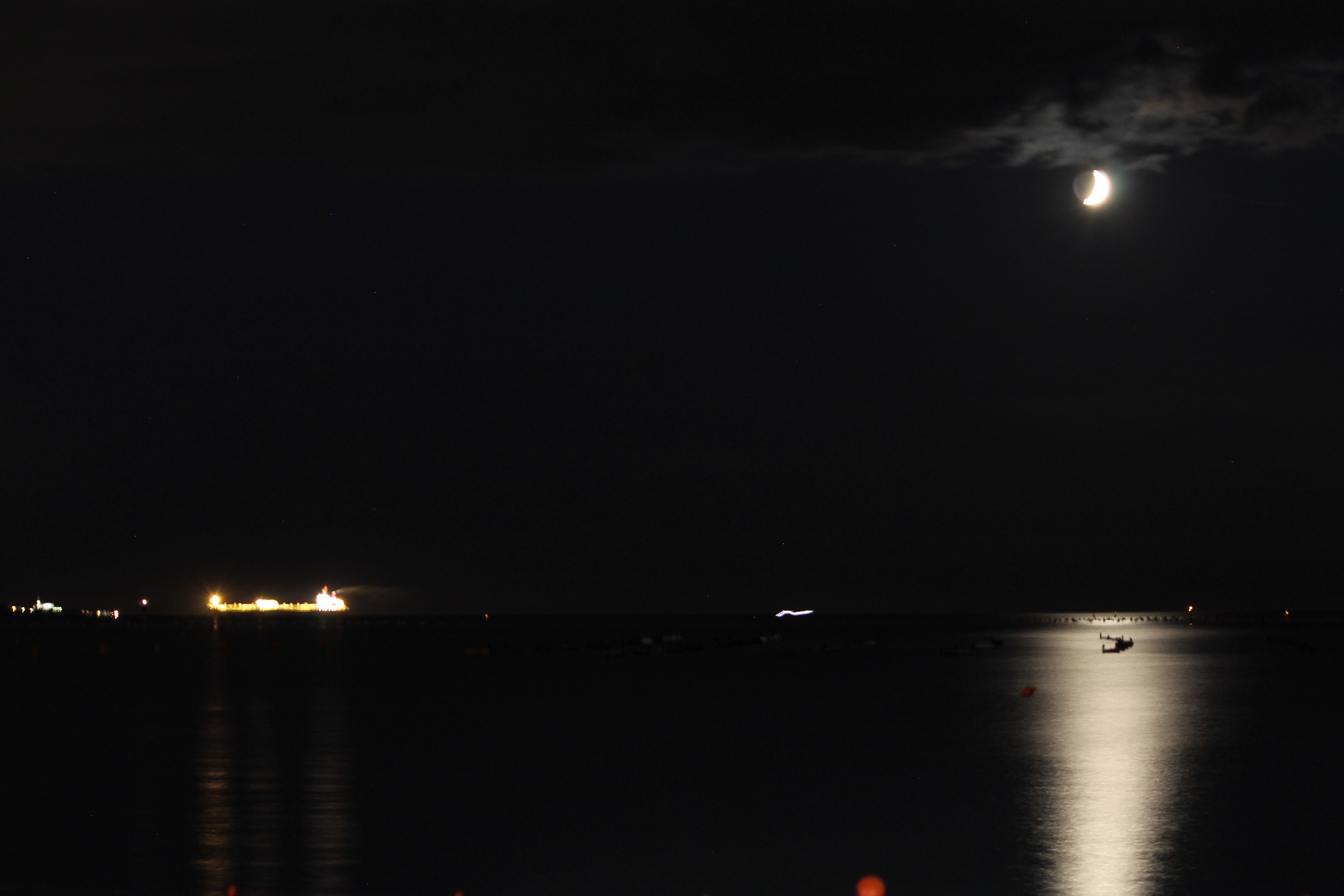 "Moon at night ..." ... almost time to sleep ...