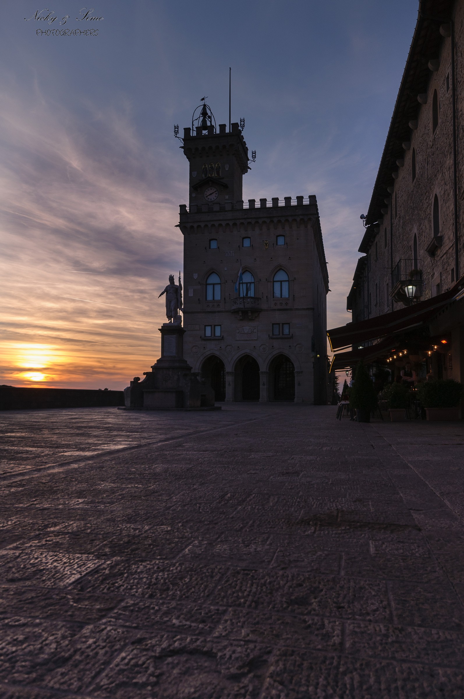 Tramonto sulla Repubblica