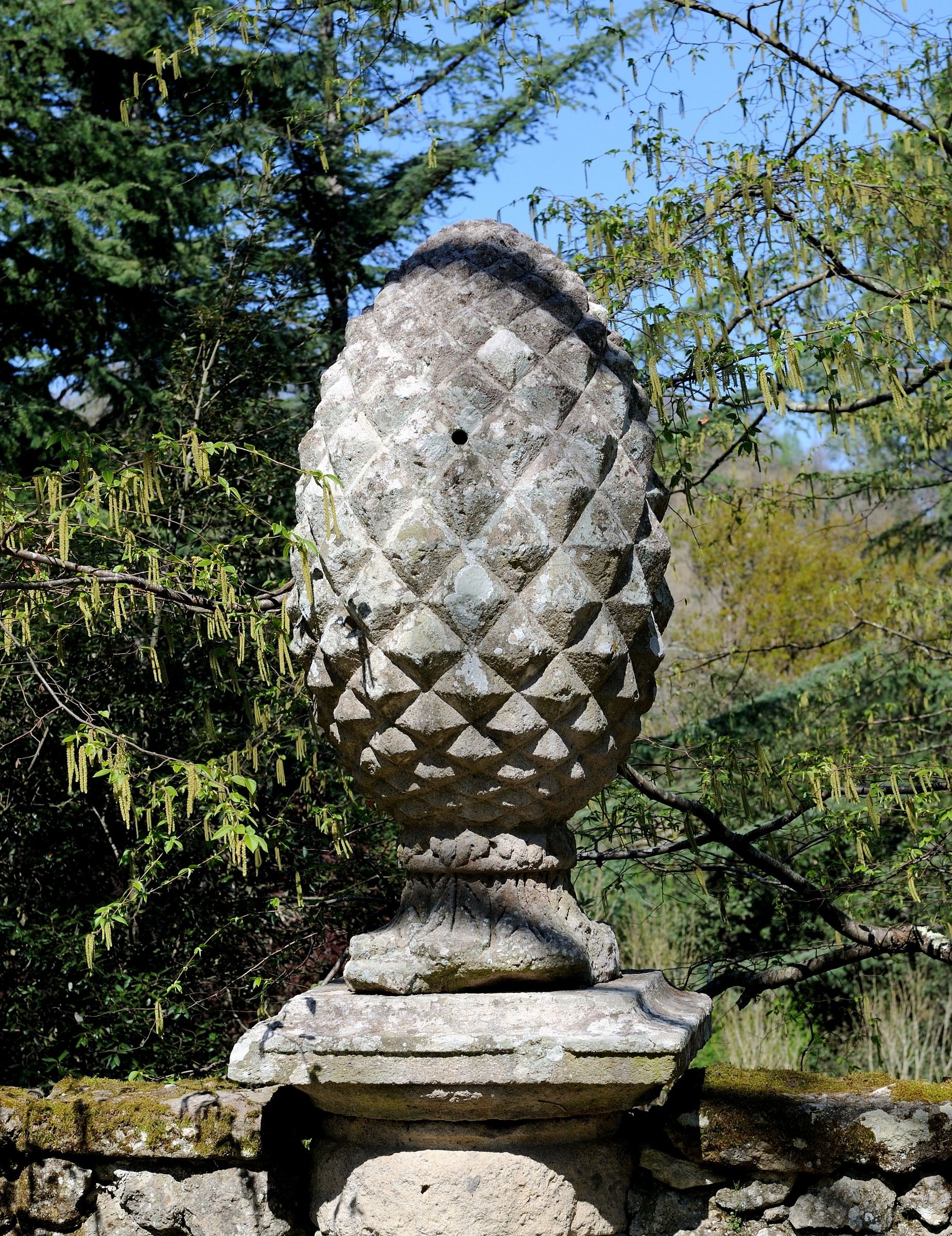 Bomarzo (Vt)-"Piazzale Pigne" nel Parco dei Mostri
