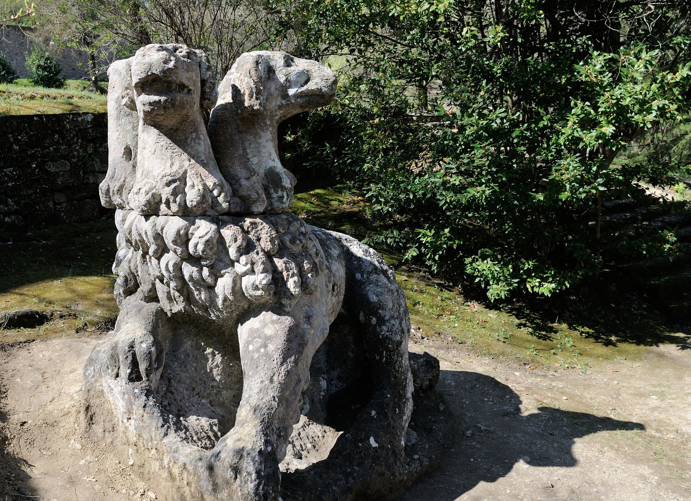 Bomarzo (Vt)-"Cerbero" nel Parco dei Mostri