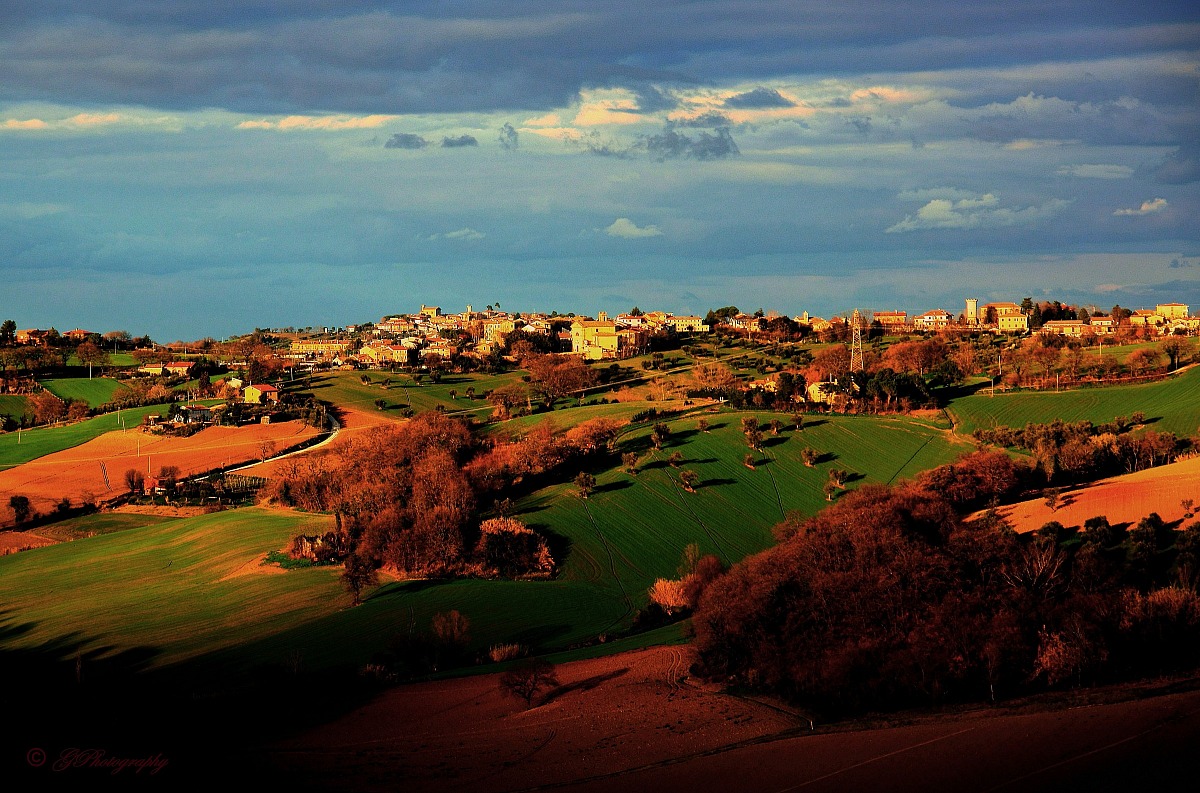 Il Paesello  s'indora