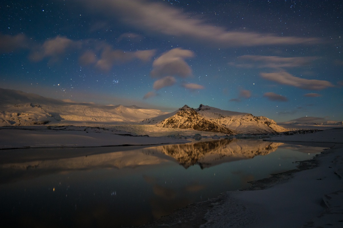 Al sorger della luna